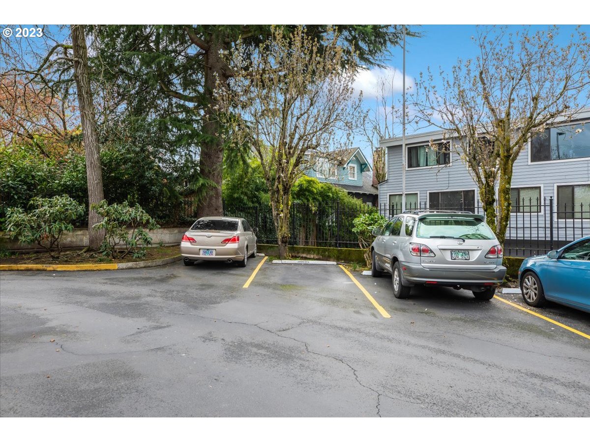 1220 NE 17TH AVE Unit: 6B