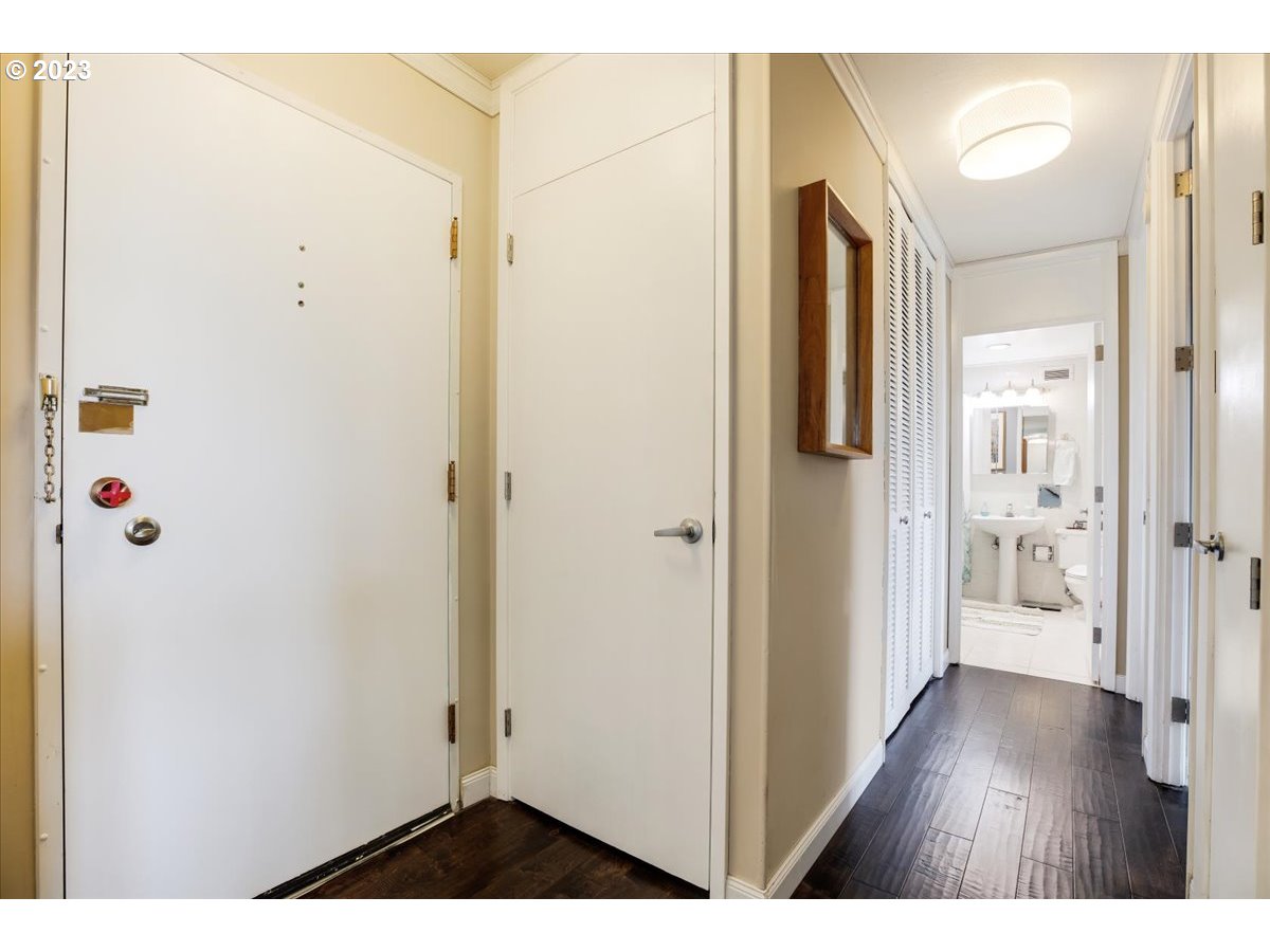 1220 NE 17TH AVE Unit: 6B