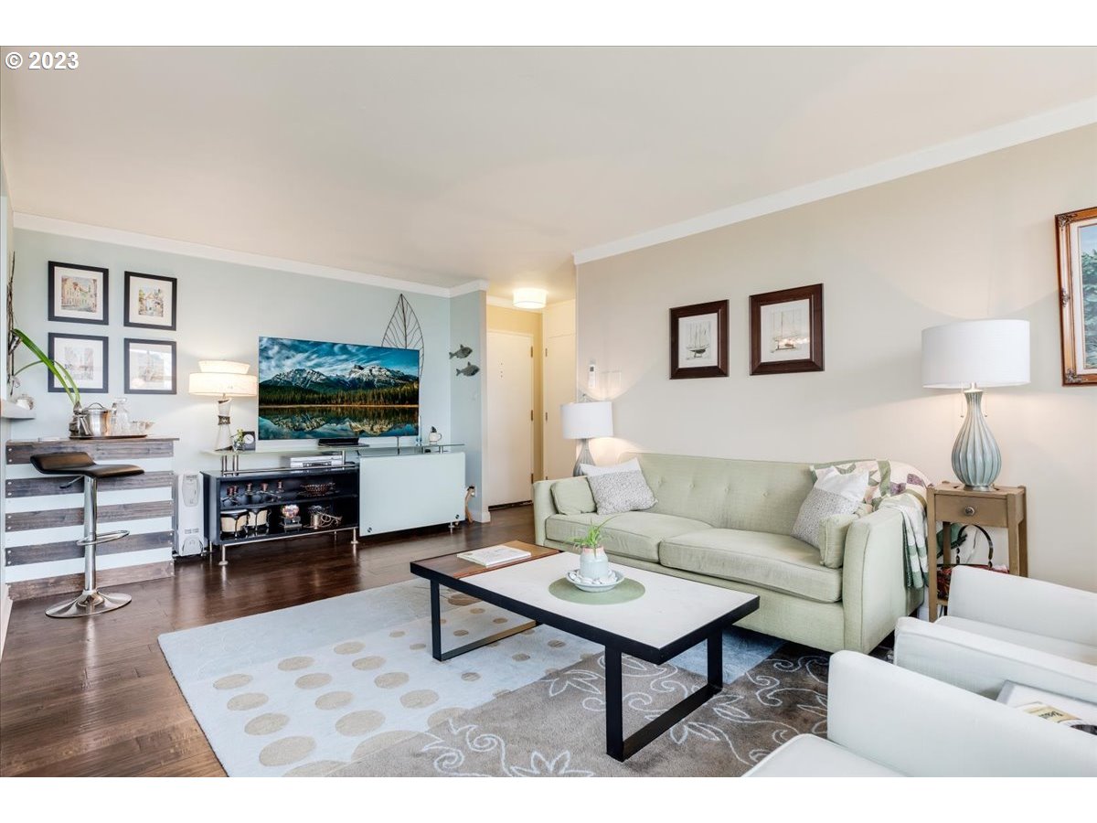 1220 NE 17TH AVE Unit: 6B