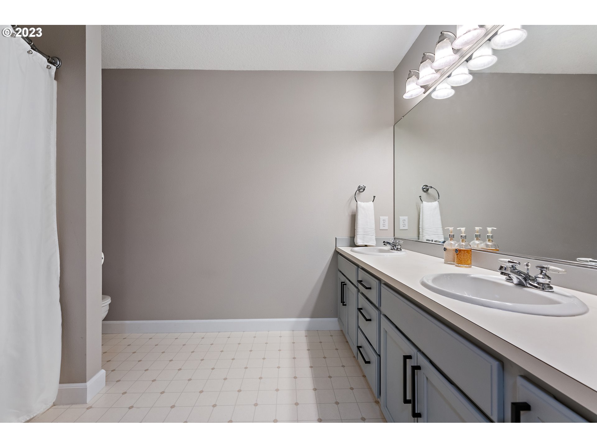 11561 SE HIGHLAND LOOP