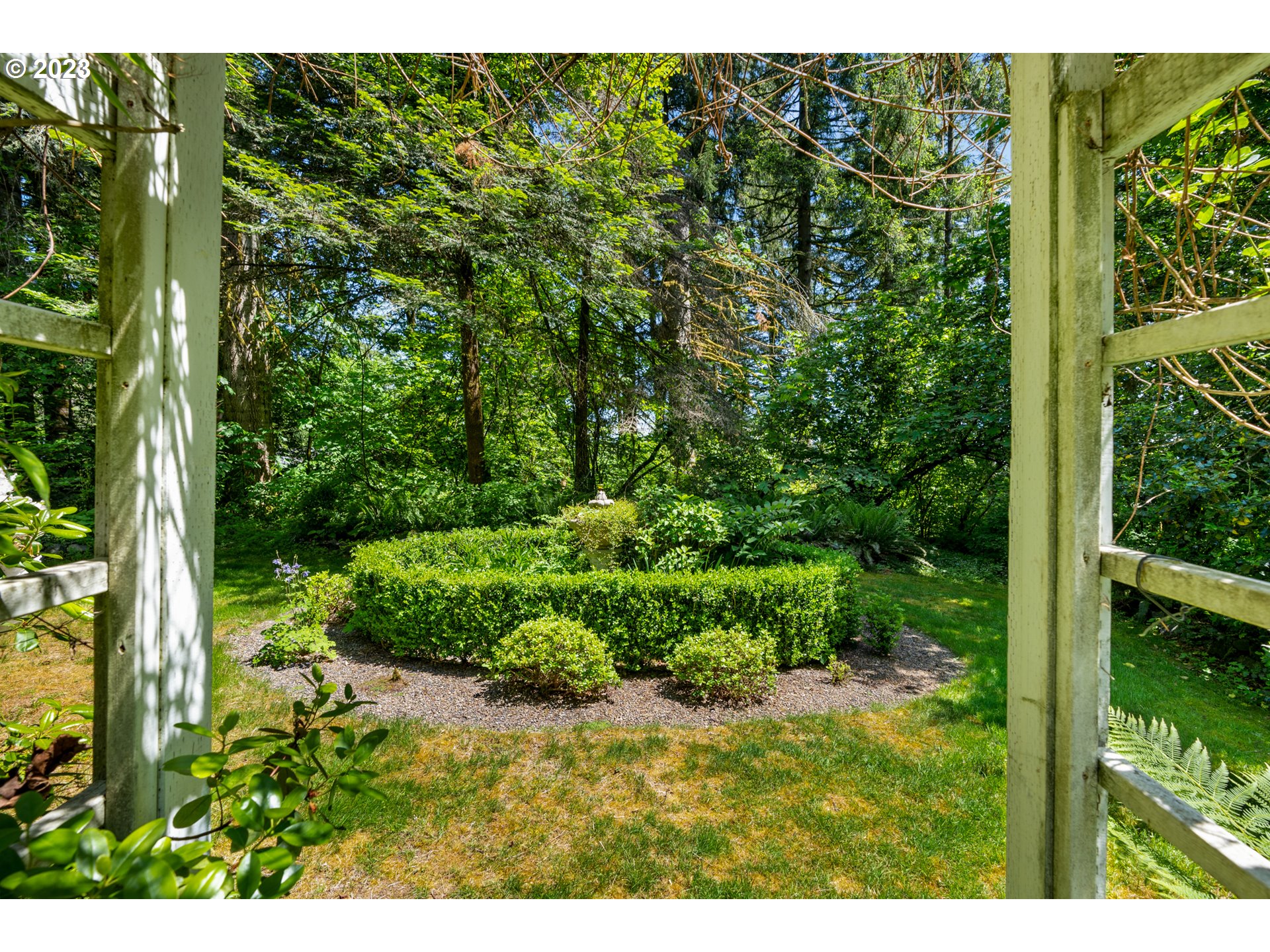 14109 NE MOUNTAIN VIEW DR