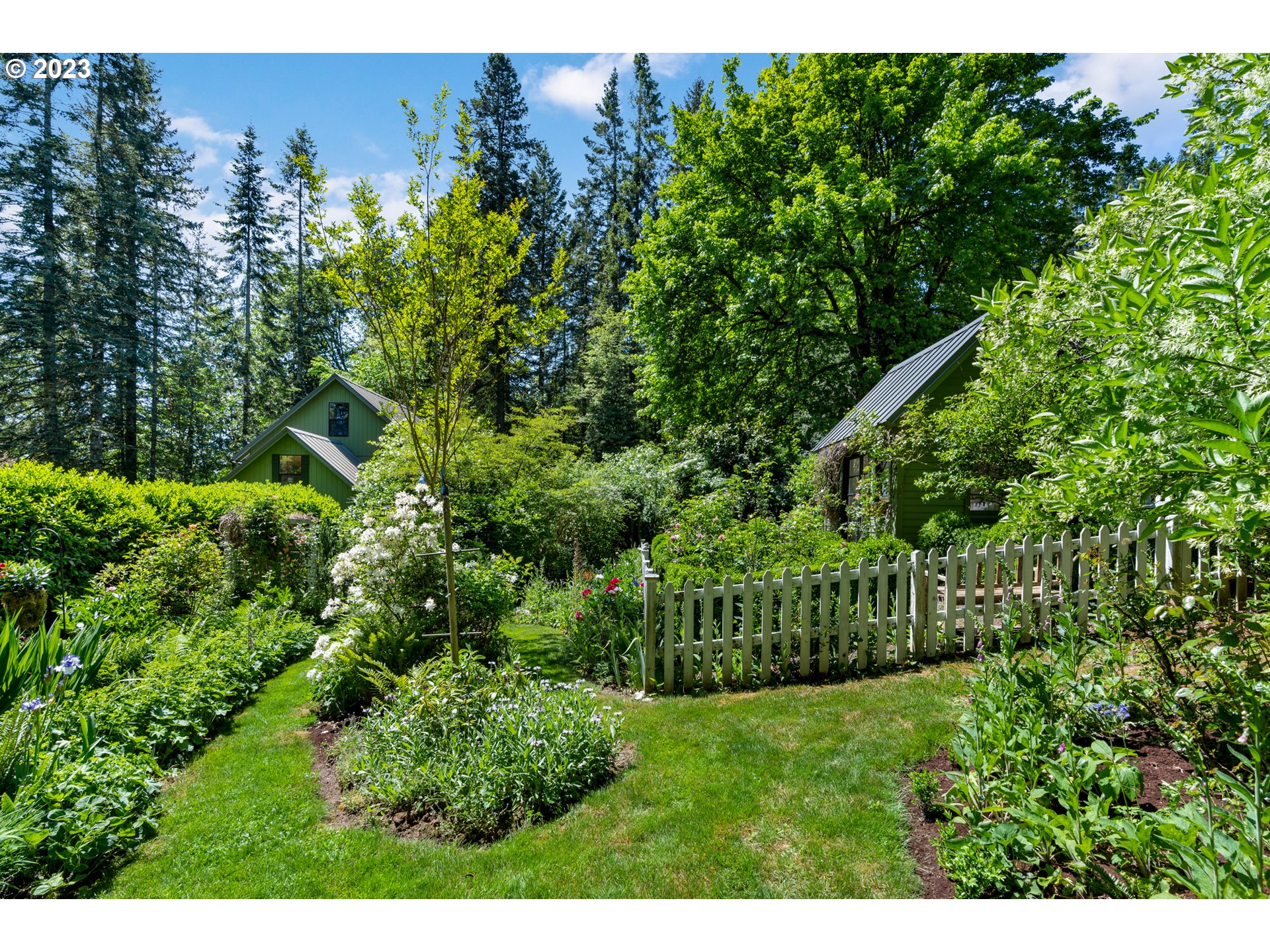 14109 NE MOUNTAIN VIEW DR