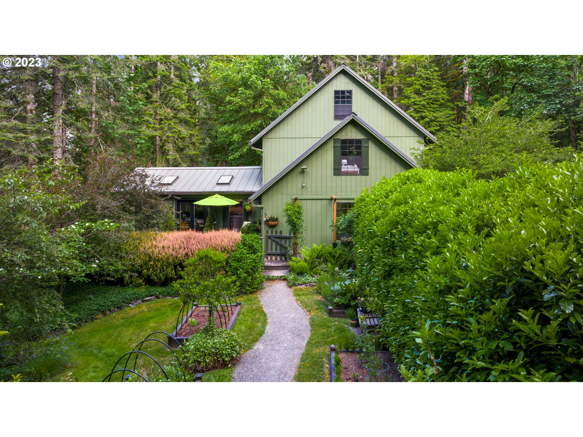 14109 NE MOUNTAIN VIEW DR