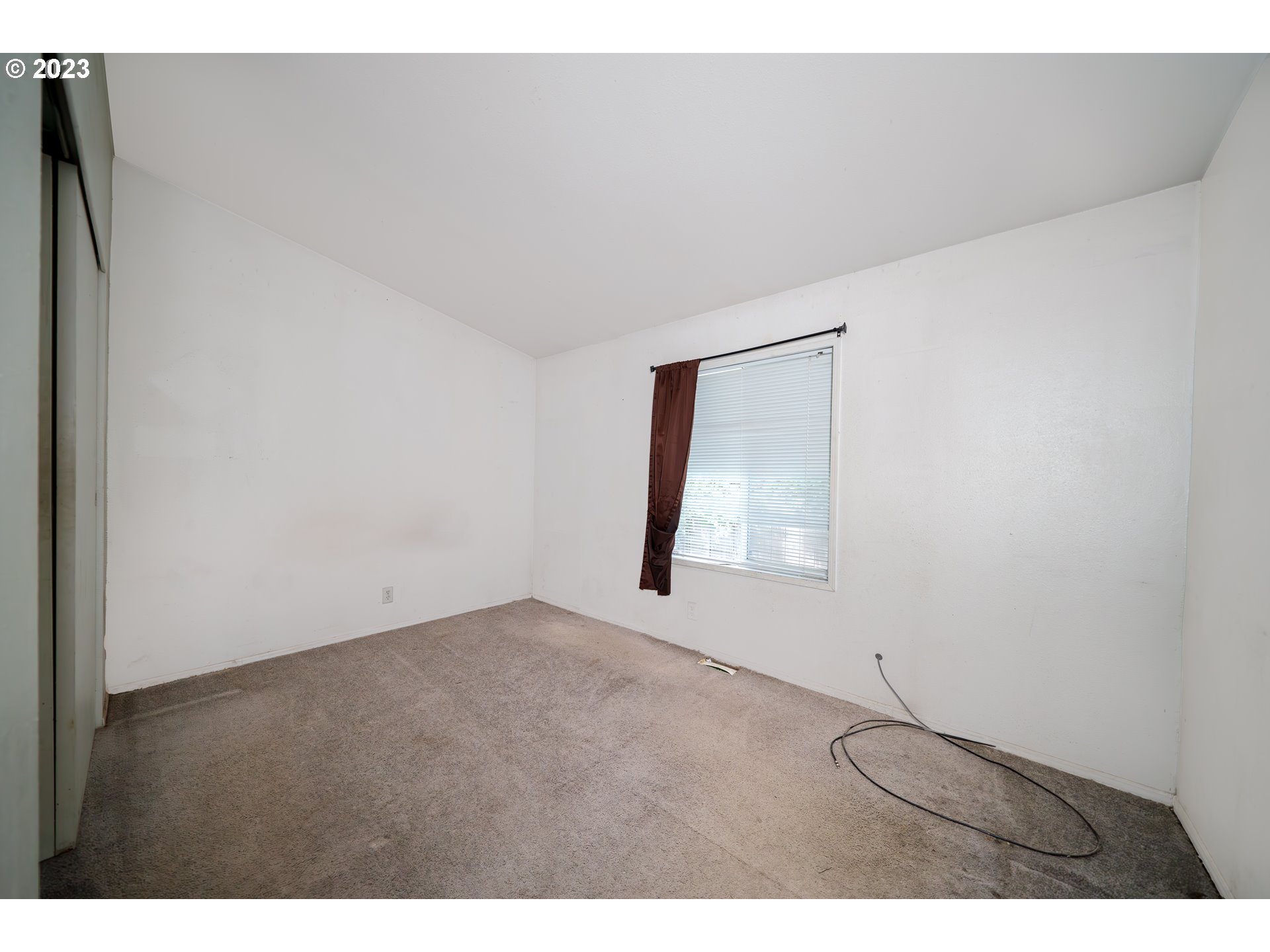 513 ROSE AVE