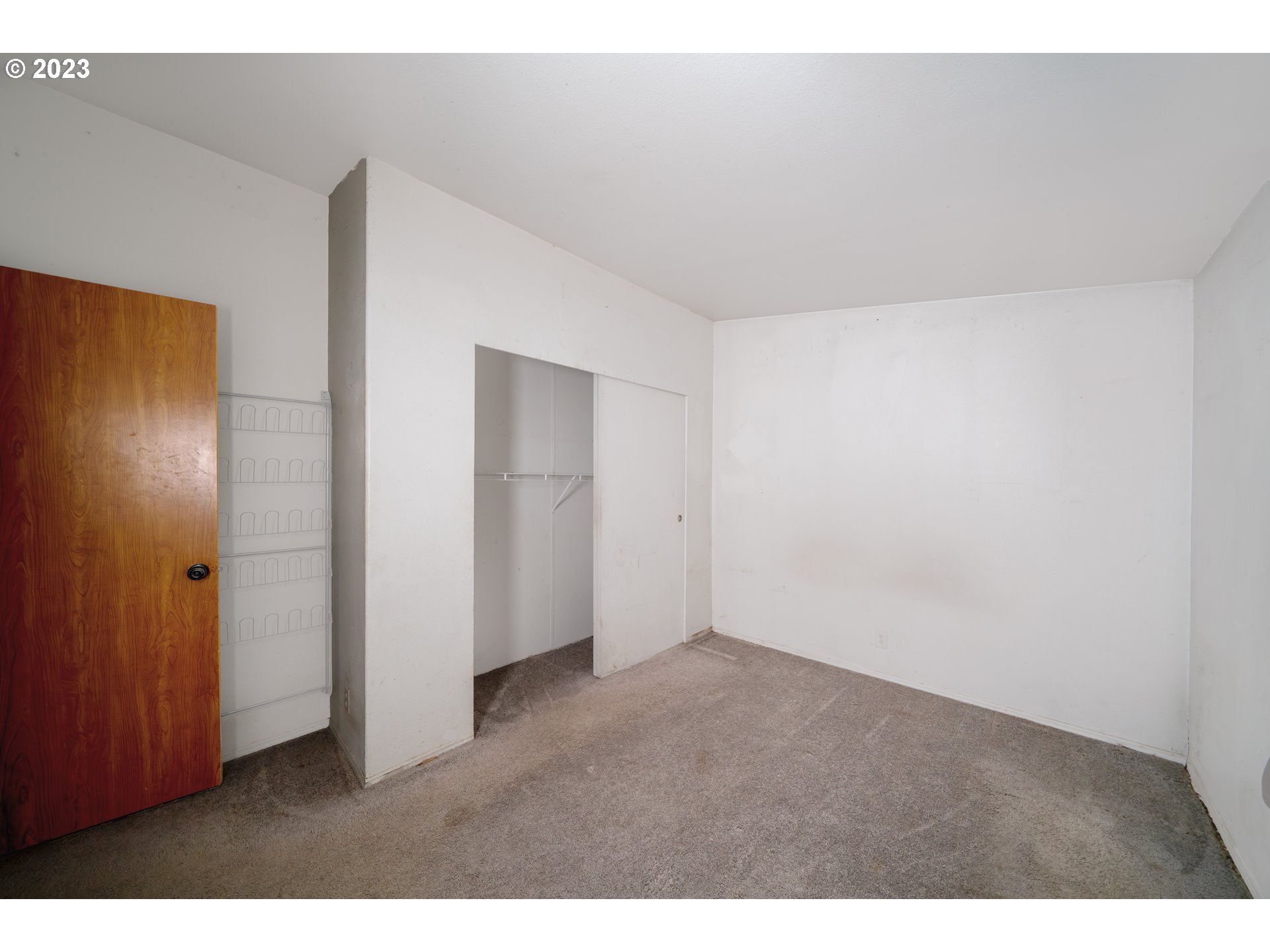 513 ROSE AVE