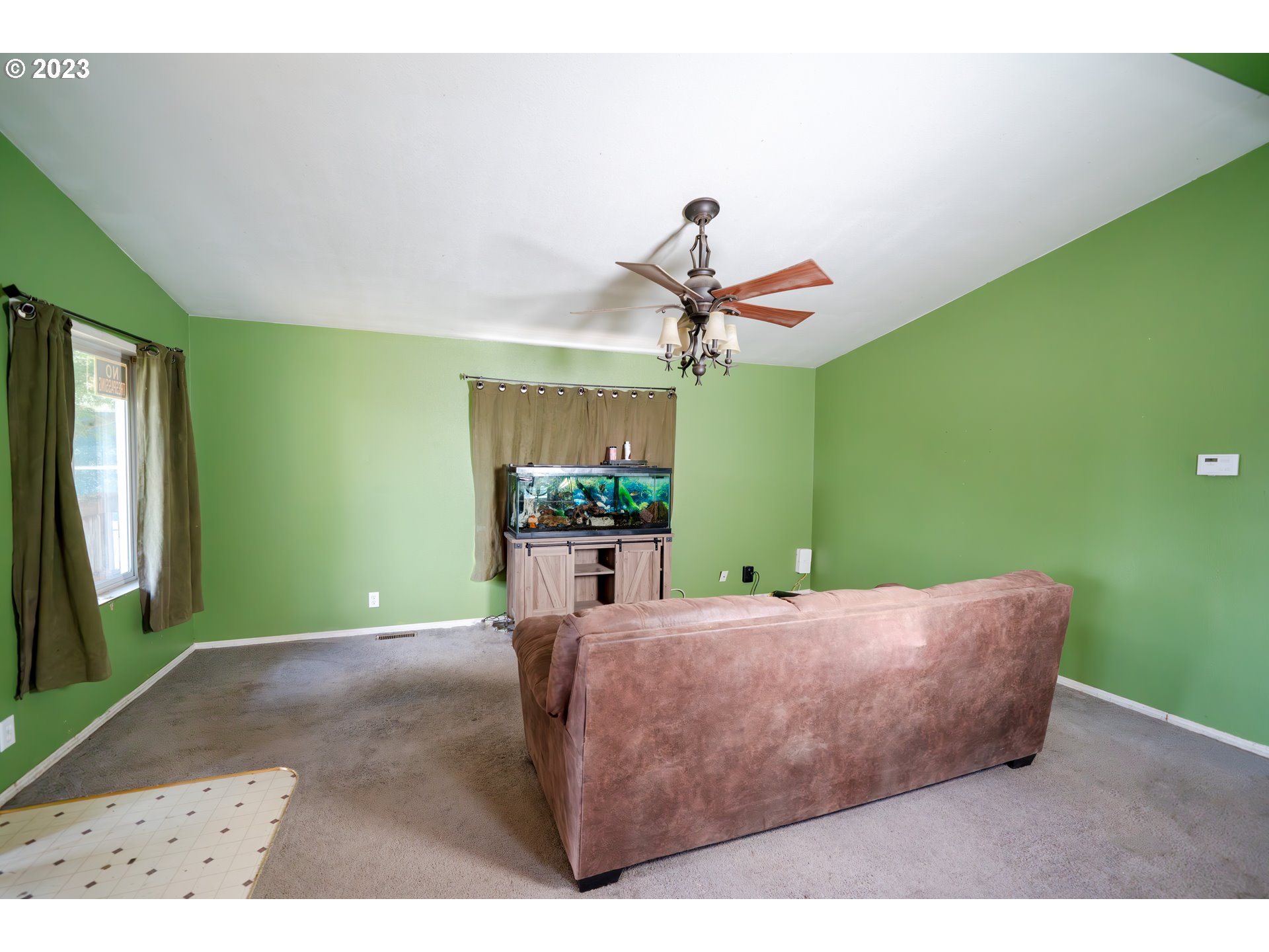 513 ROSE AVE