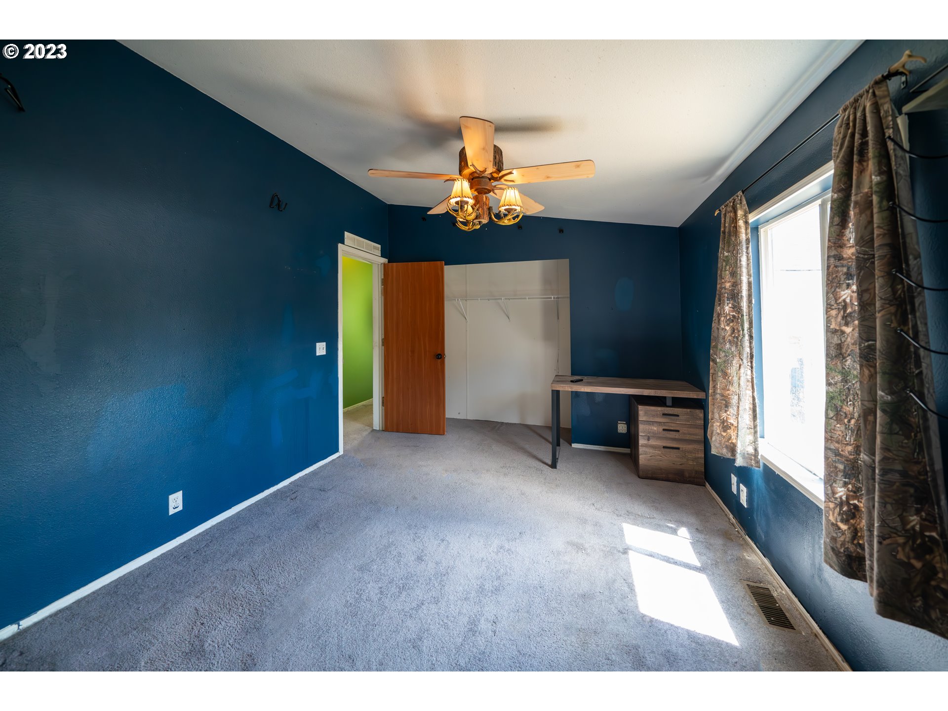 513 ROSE AVE