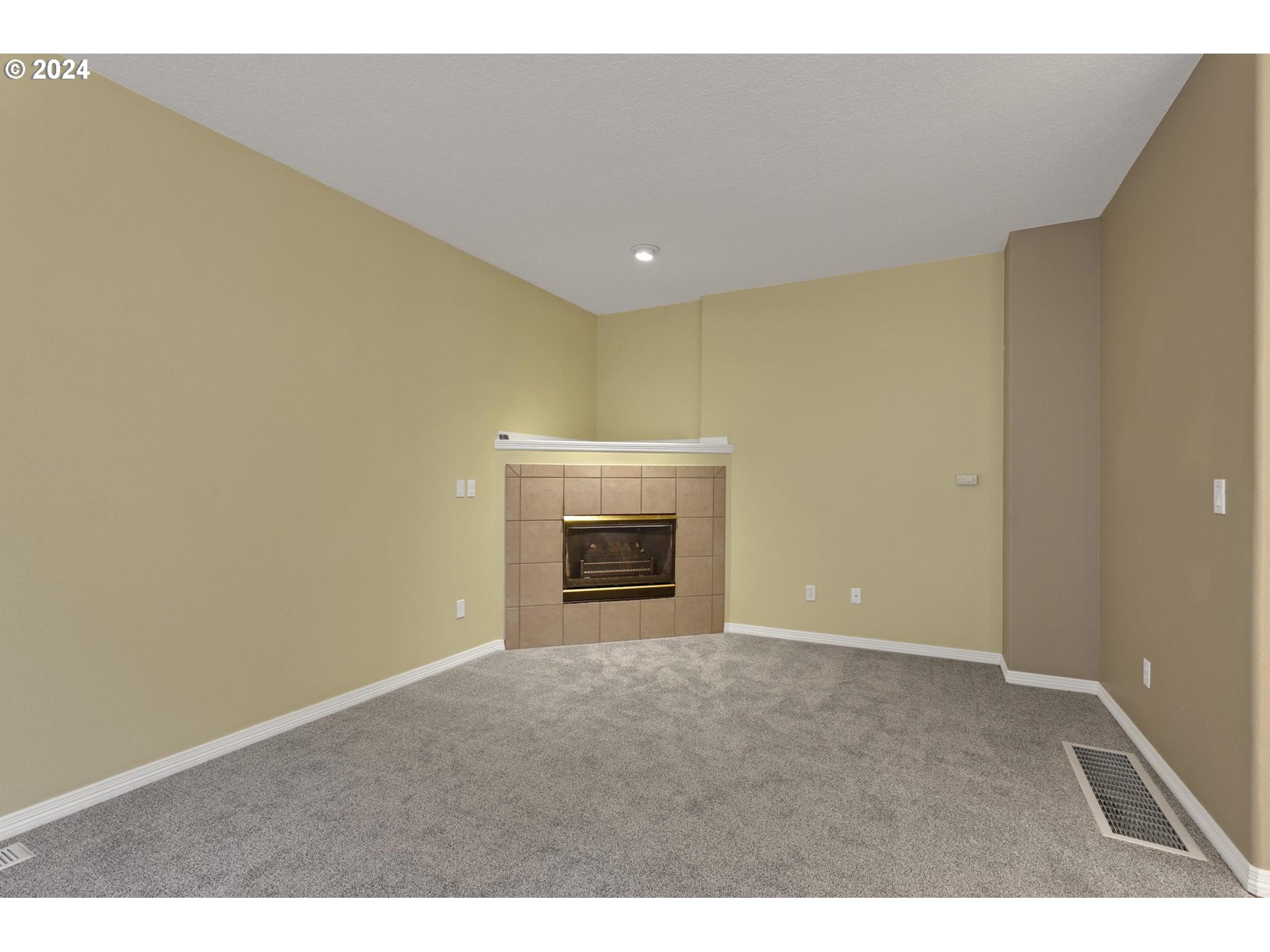 4333 SILVER CT