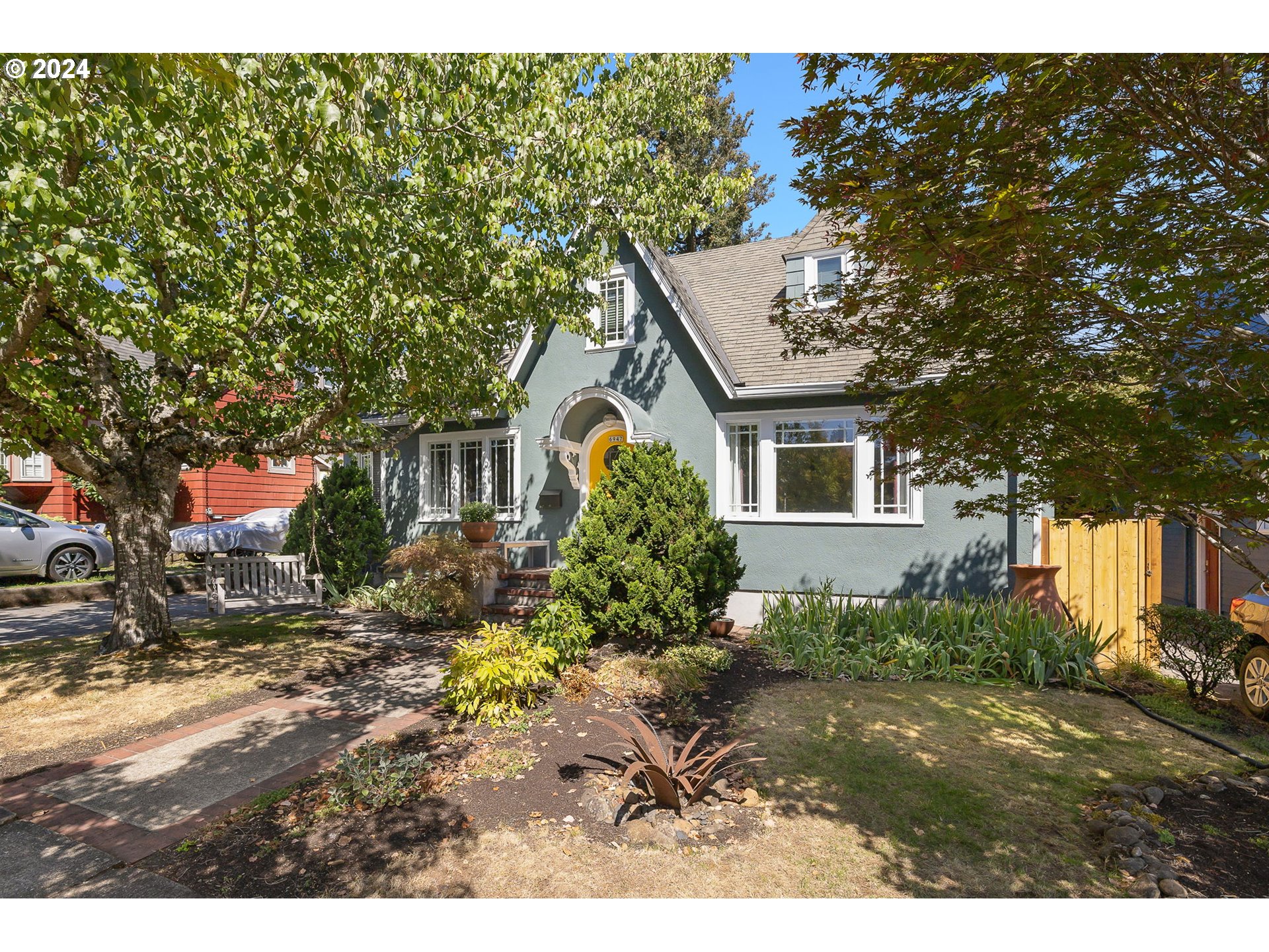 6947 NE Alameda ST