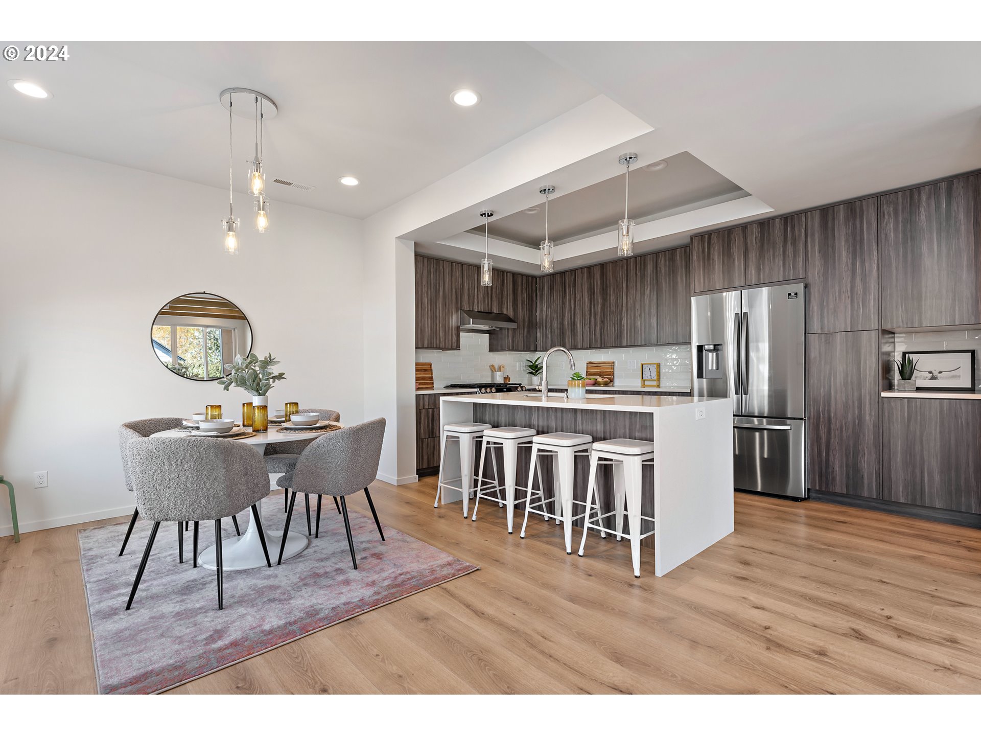 3579 N VANCOUVER AVE