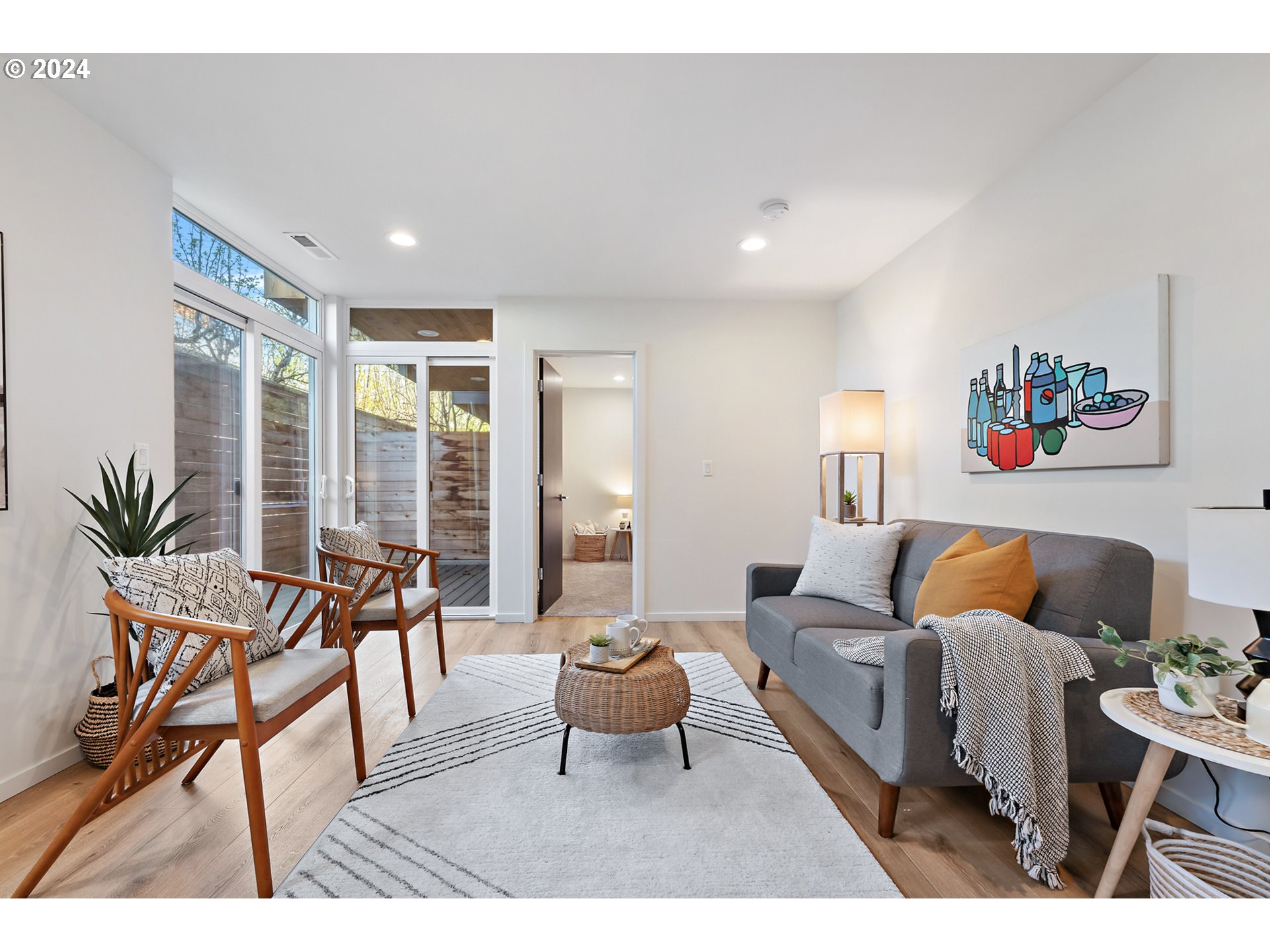 3579 N VANCOUVER AVE