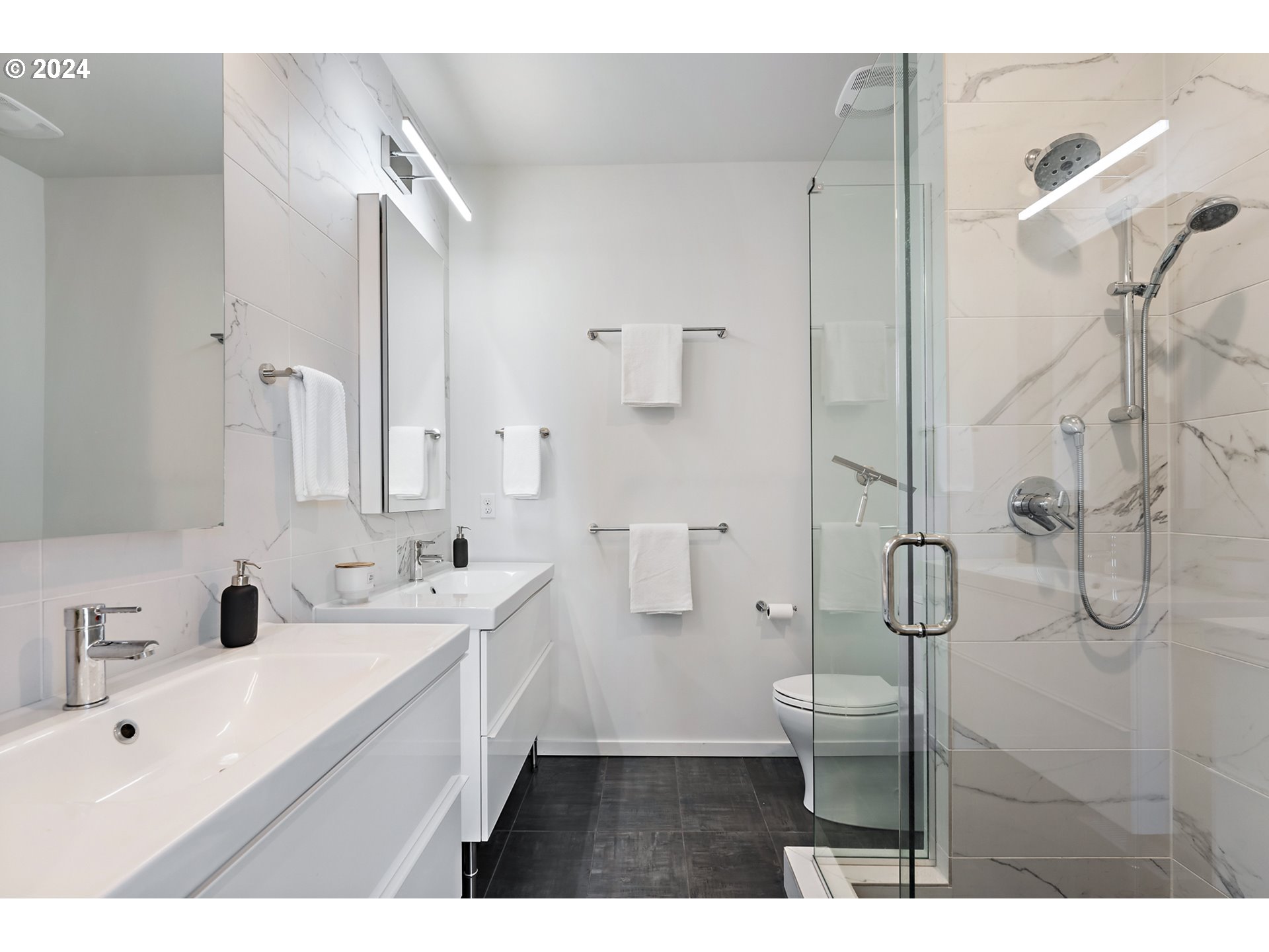 3579 N VANCOUVER AVE