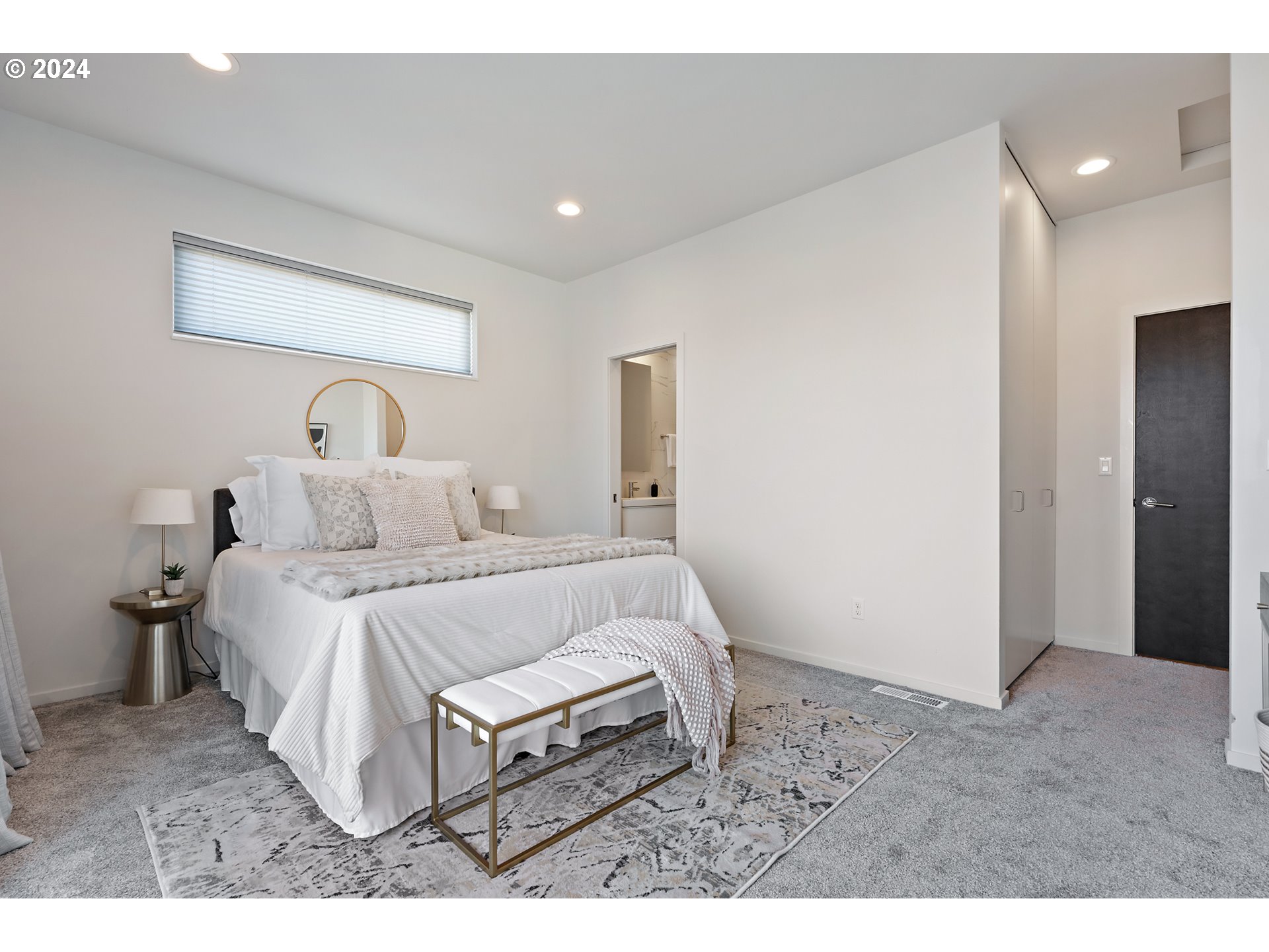 3579 N VANCOUVER AVE