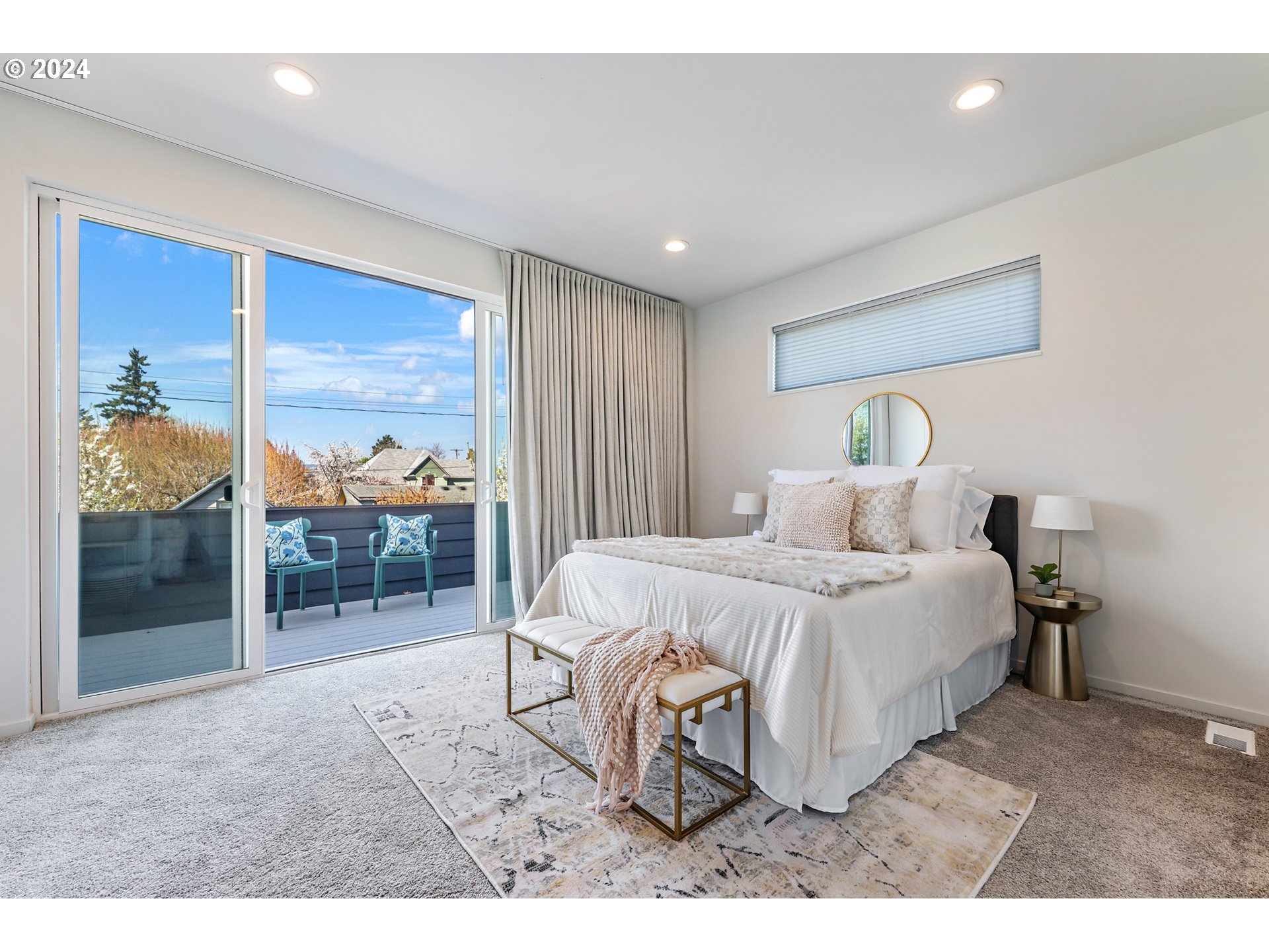 3579 N VANCOUVER AVE