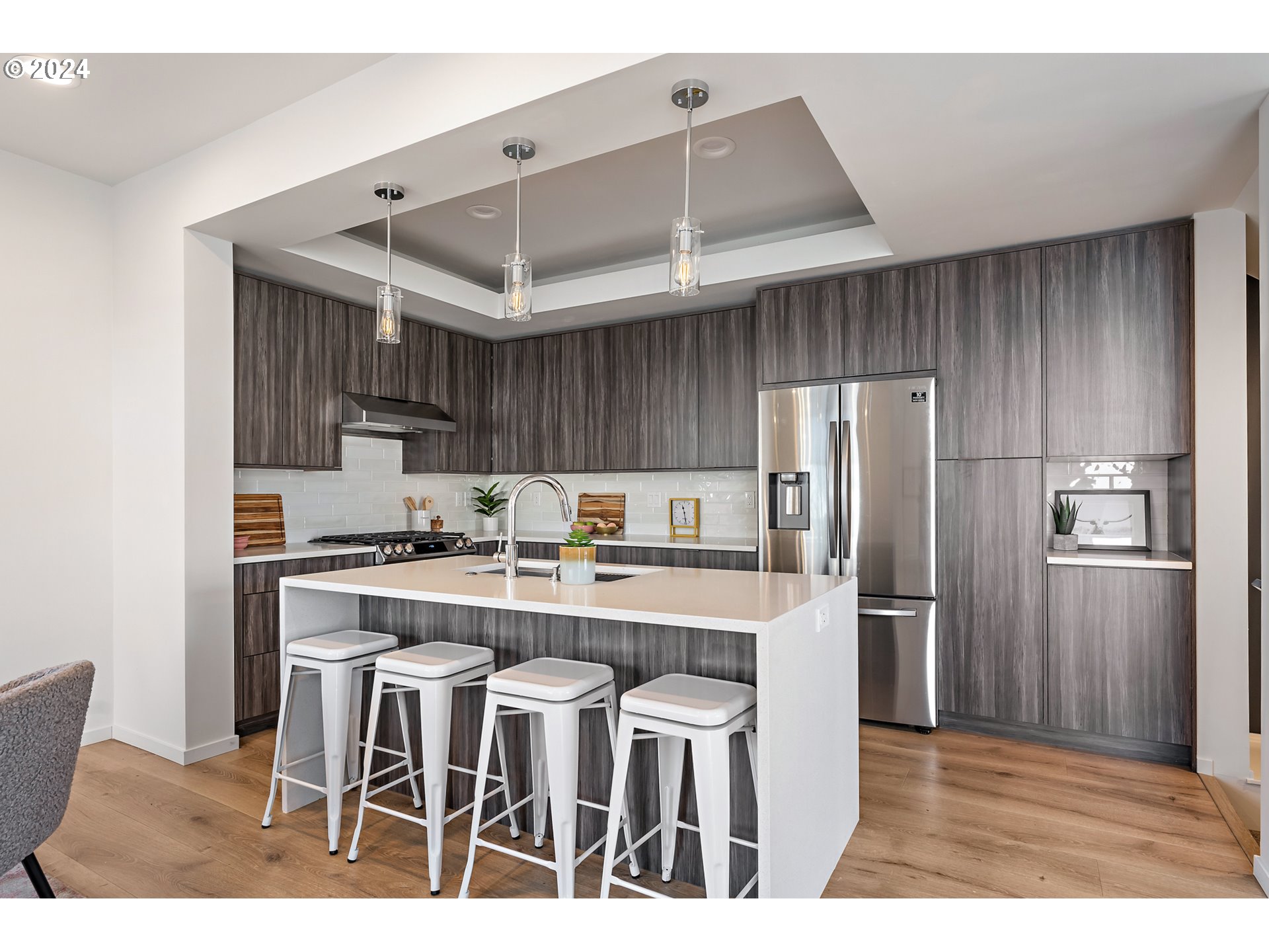 3579 N VANCOUVER AVE