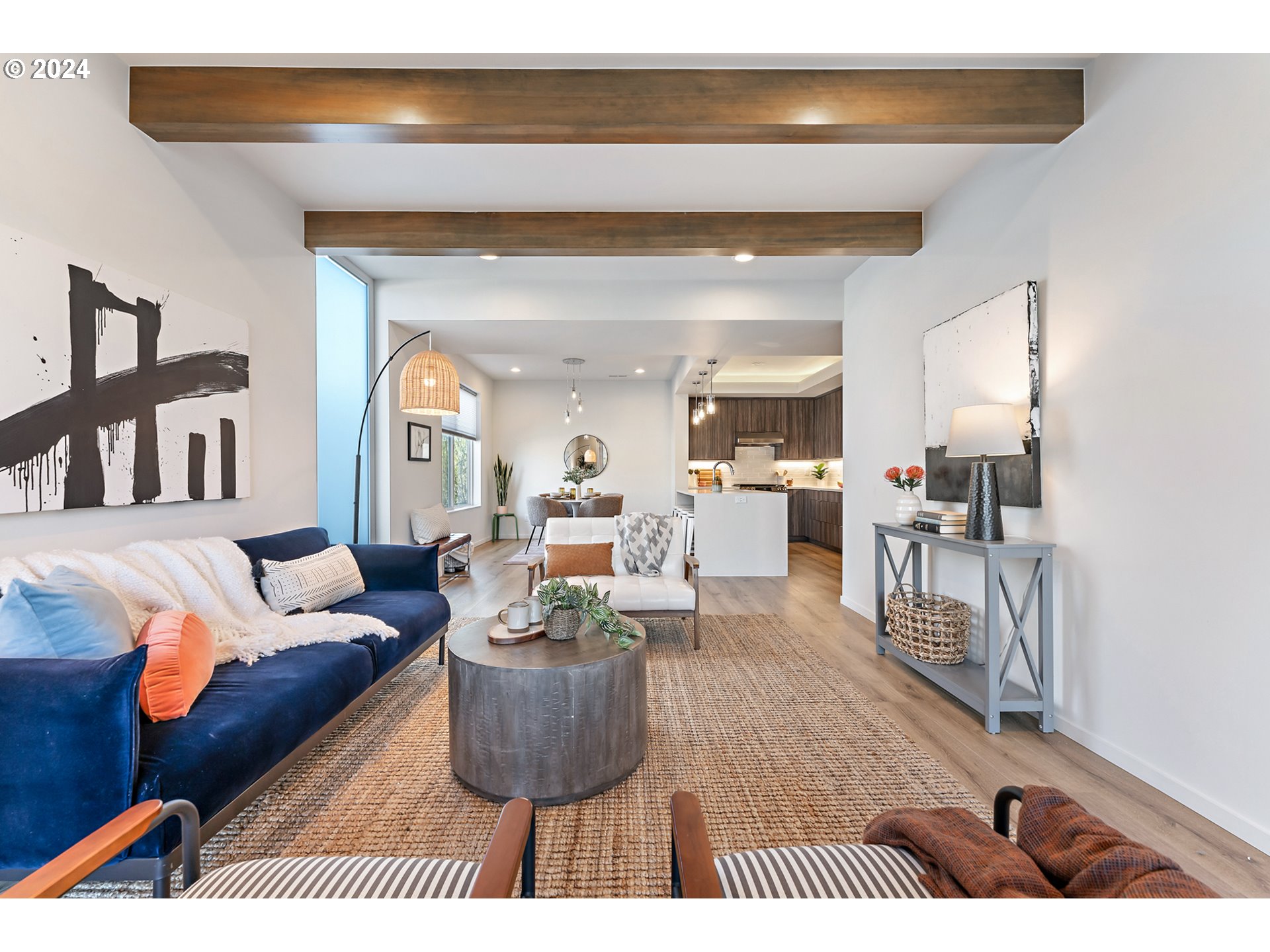 3579 N VANCOUVER AVE