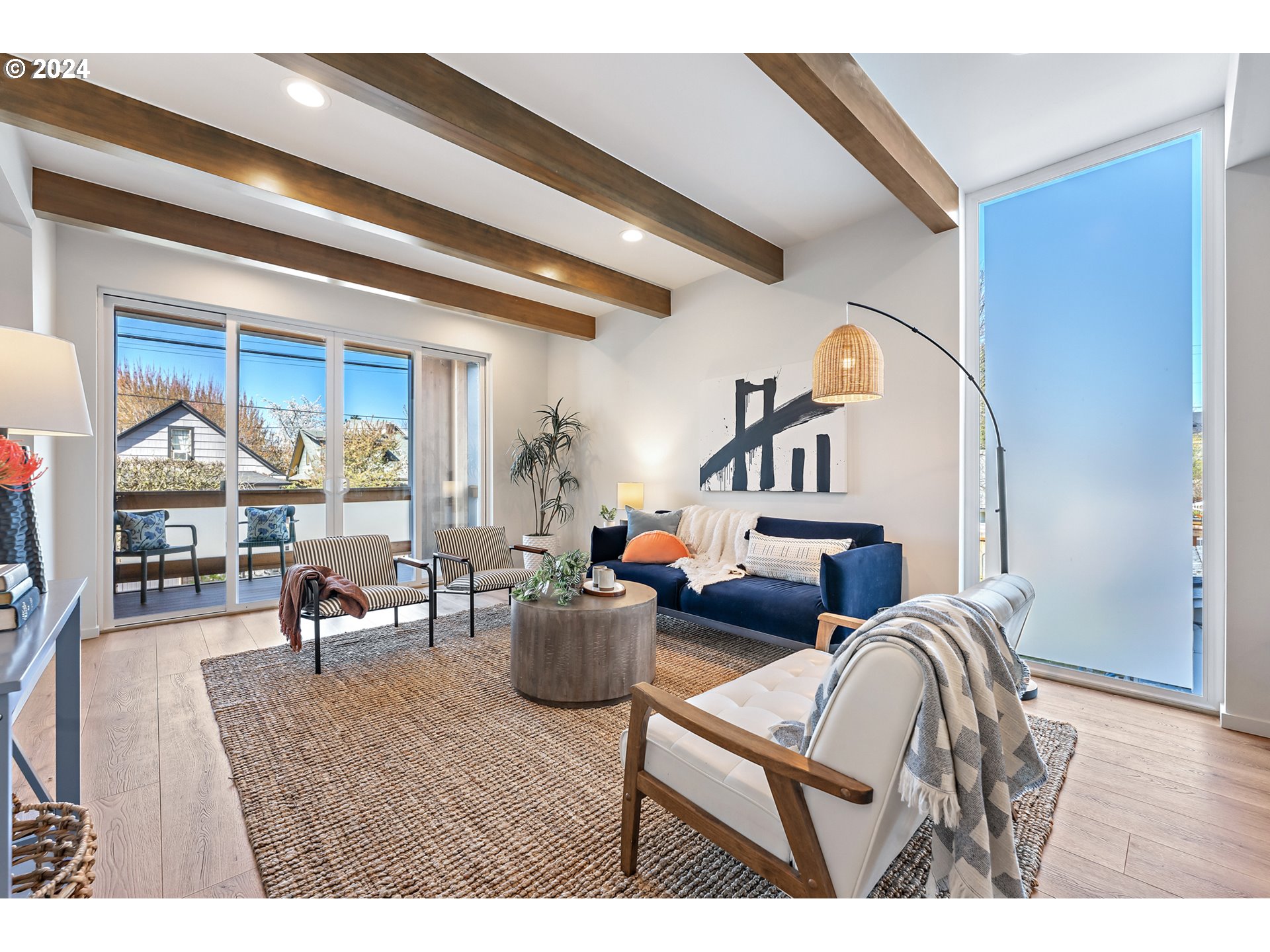 3579 N VANCOUVER AVE