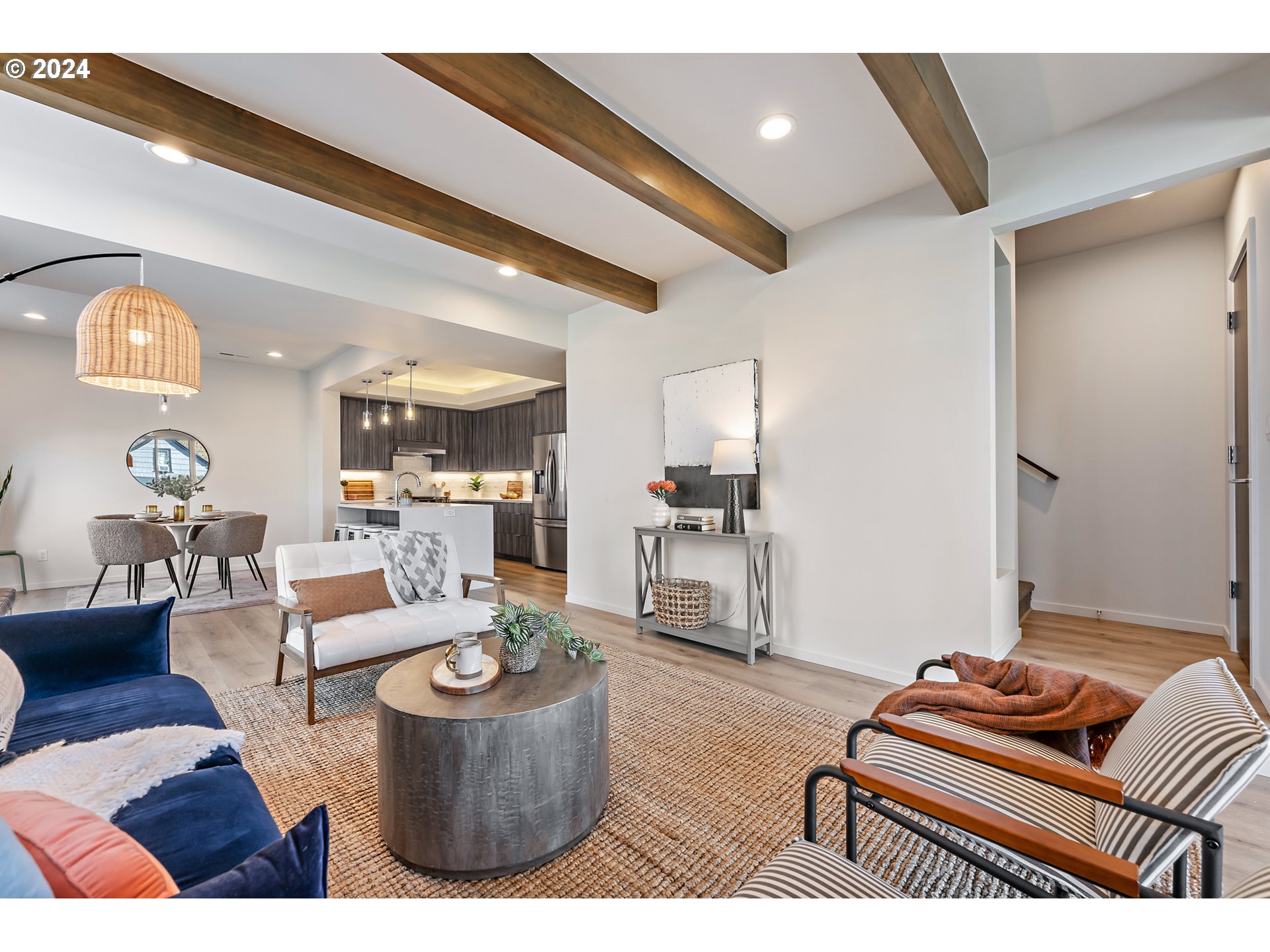 3579 N VANCOUVER AVE