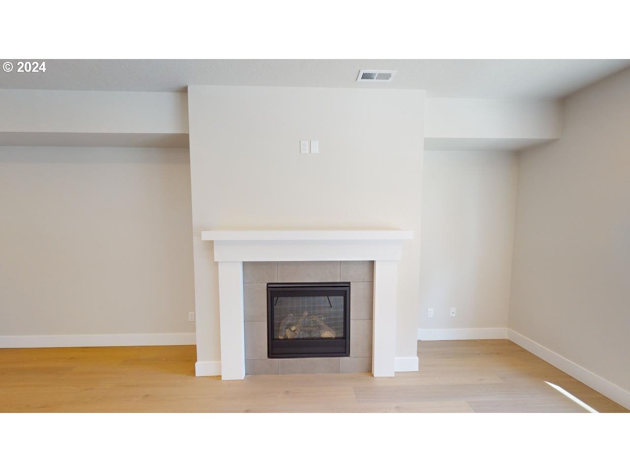 2418 SE Maybrook LN Lot 19B