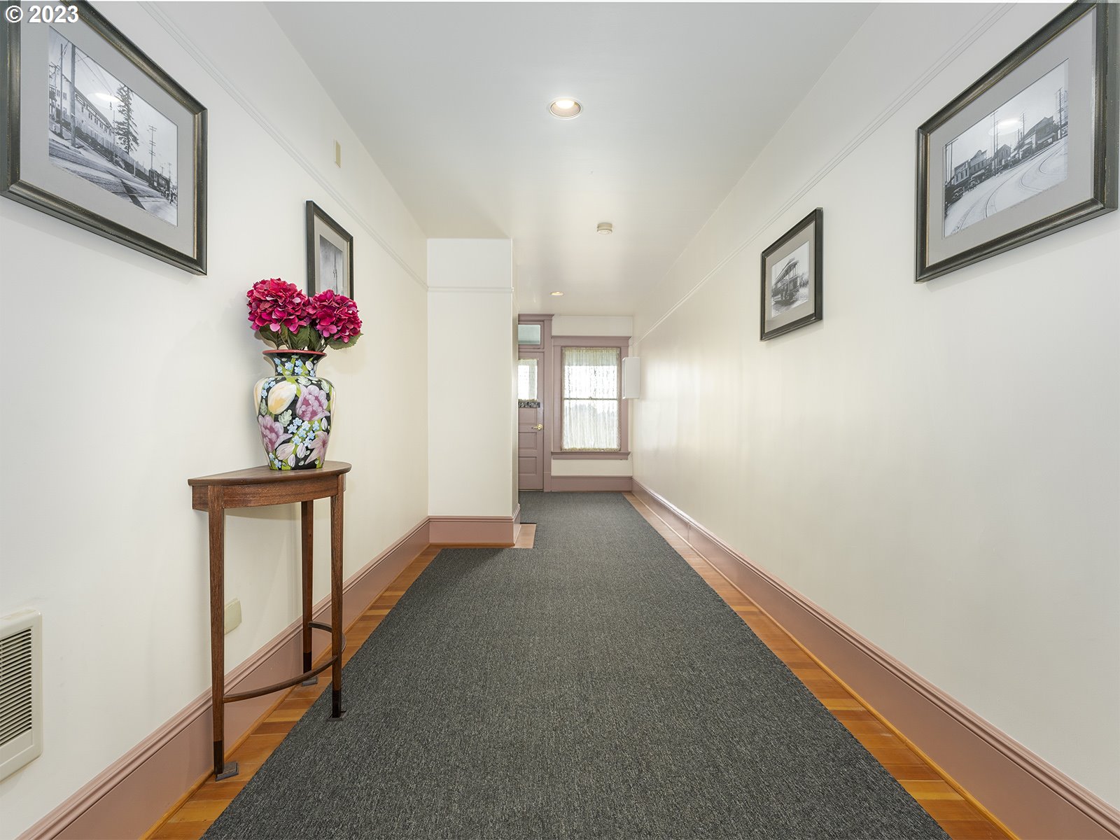 4318 SE MILWAUKIE AVE