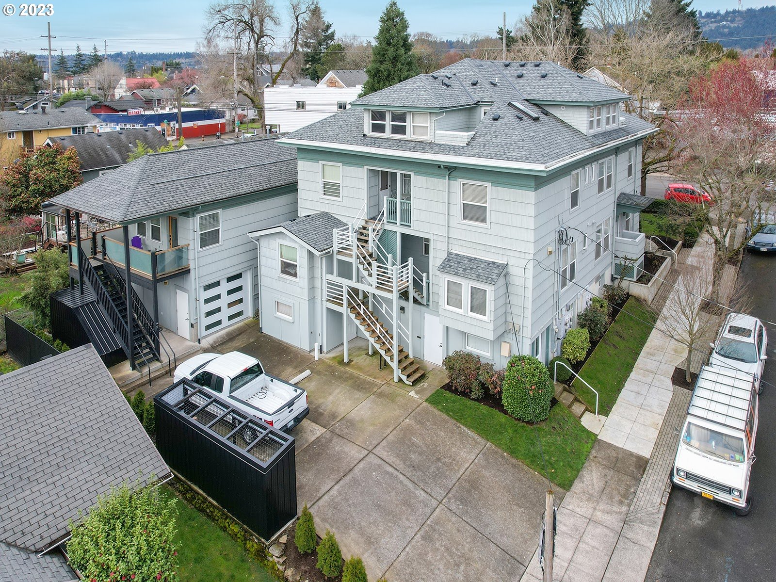 4318 SE MILWAUKIE AVE