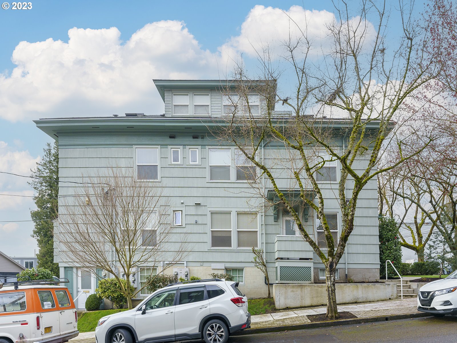 4318 SE MILWAUKIE AVE