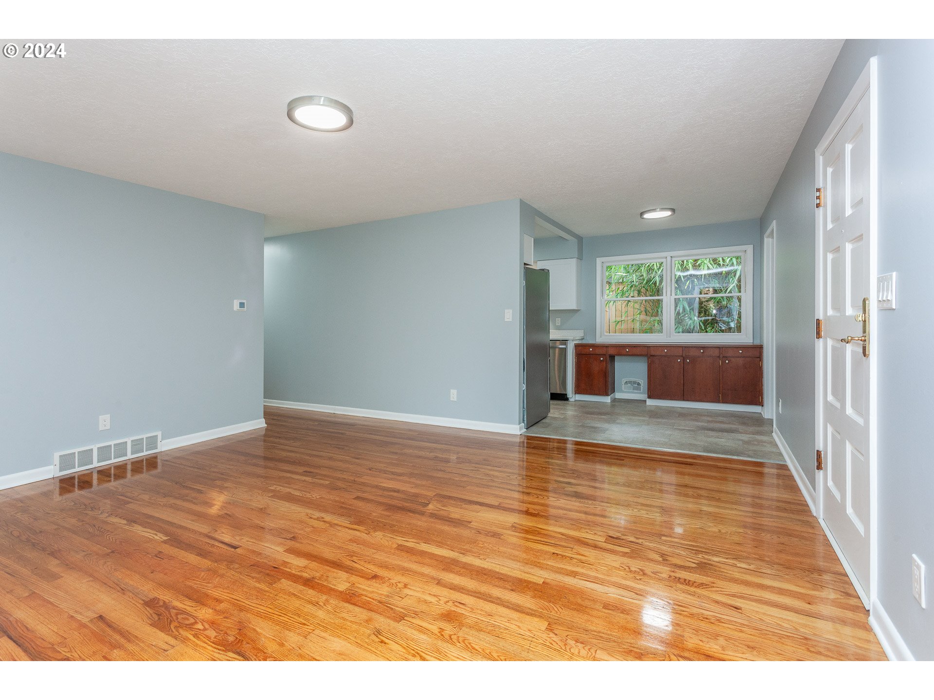 16184 LAKE FOREST BLVD