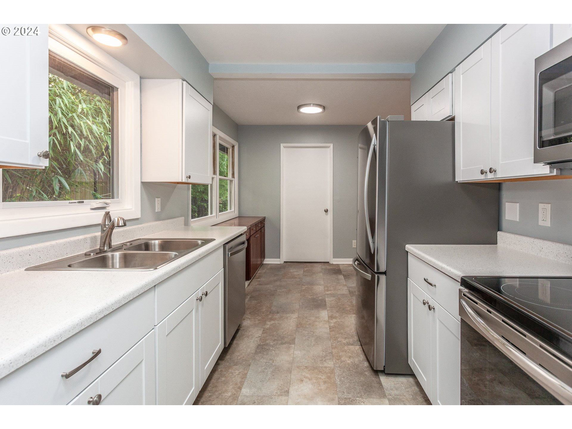 16184 LAKE FOREST BLVD