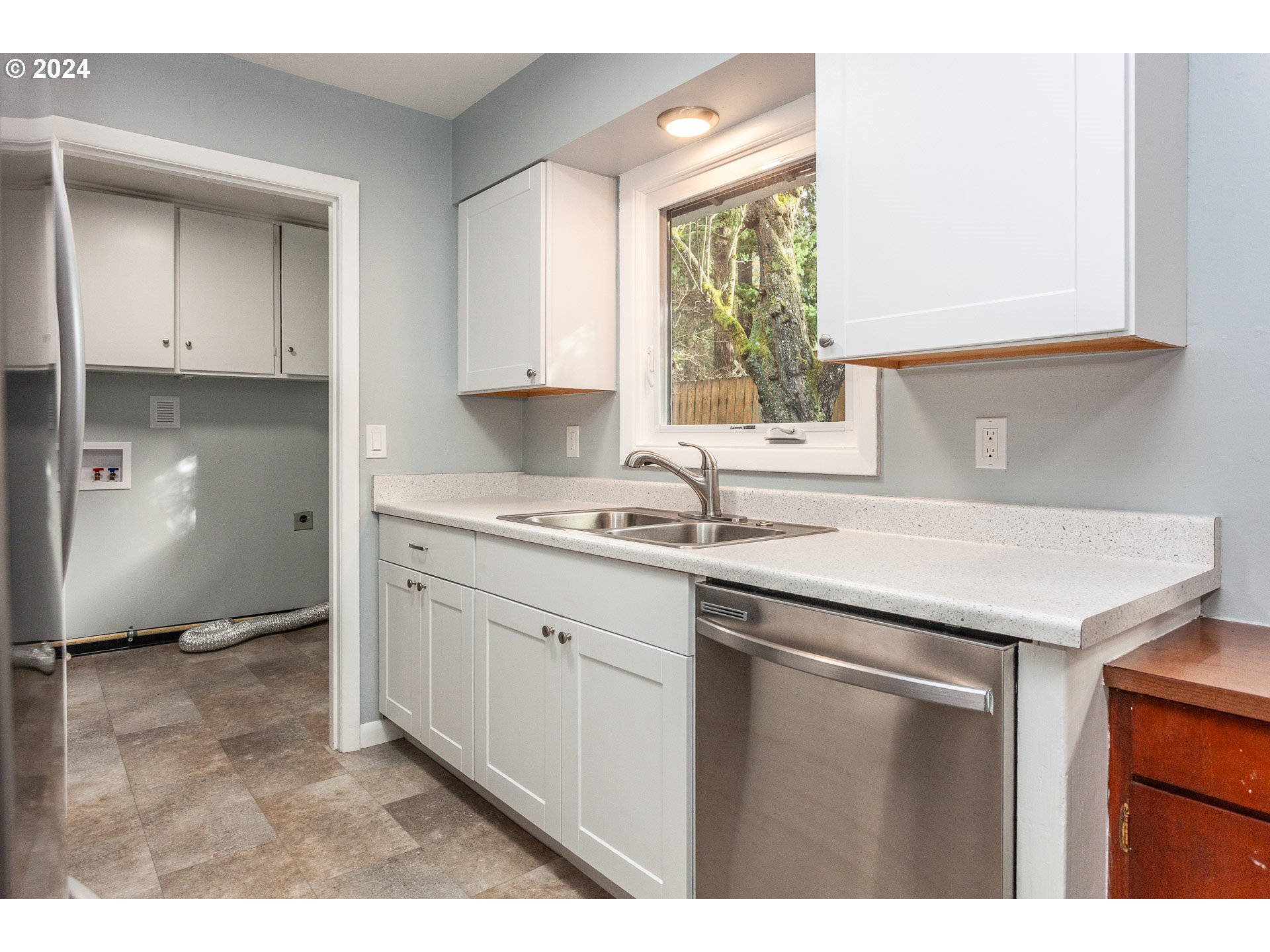 16184 LAKE FOREST BLVD