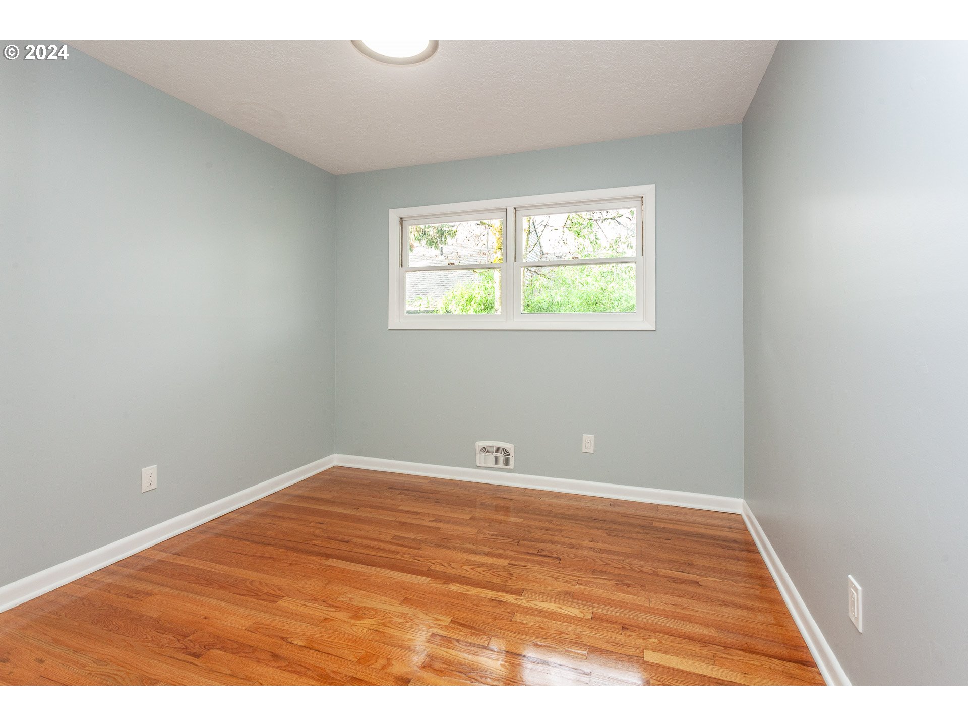 16184 LAKE FOREST BLVD