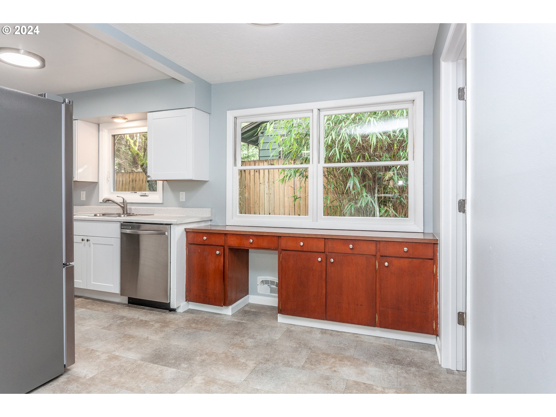 16184 LAKE FOREST BLVD