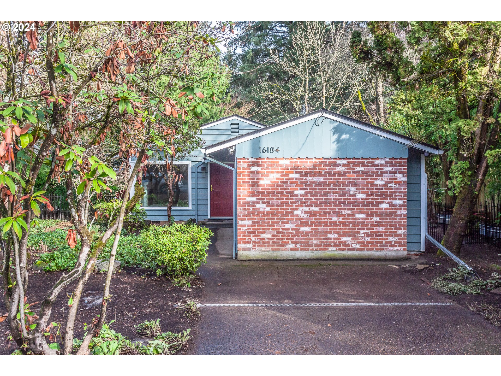 16184 LAKE FOREST BLVD