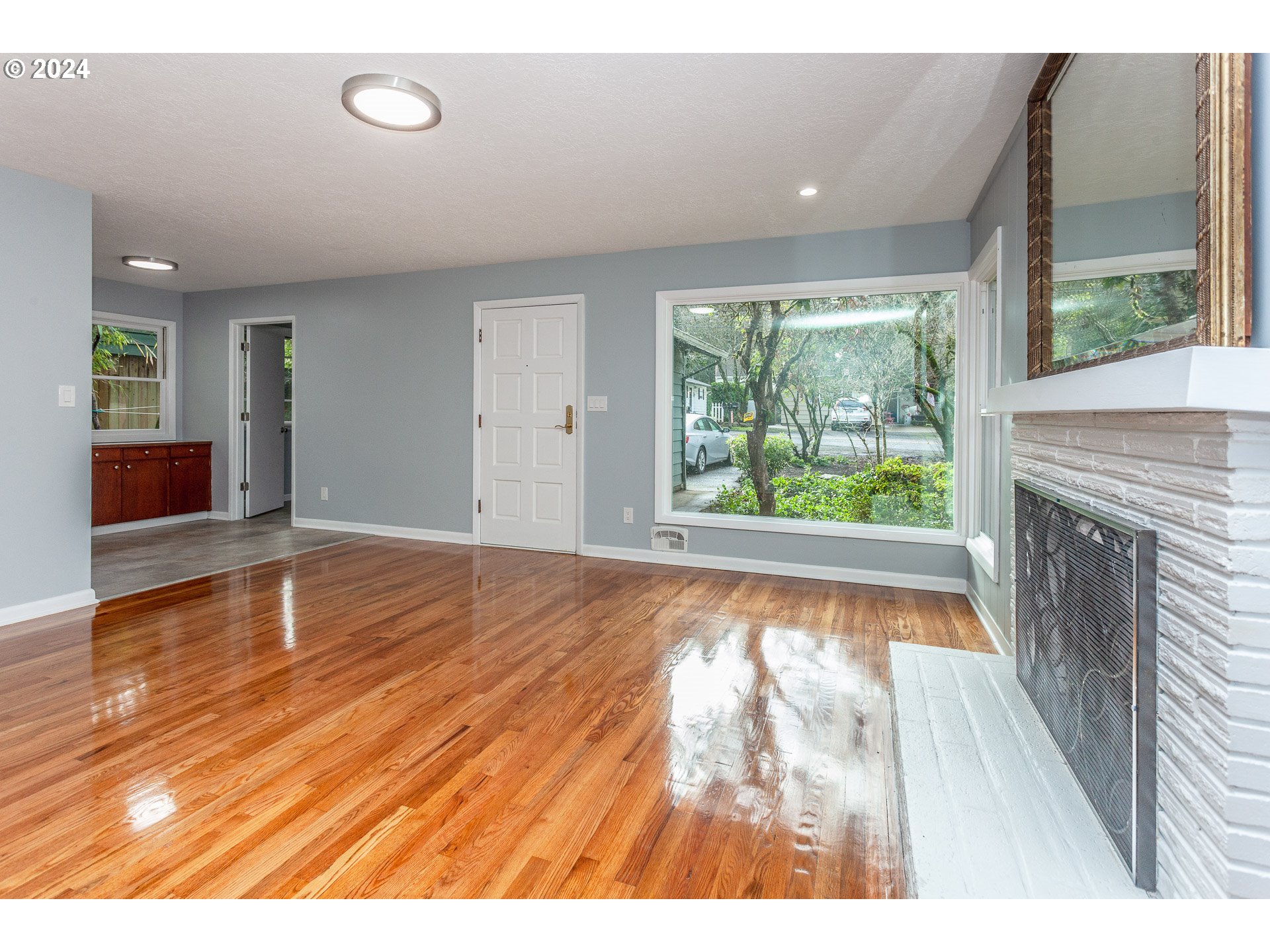 16184 LAKE FOREST BLVD