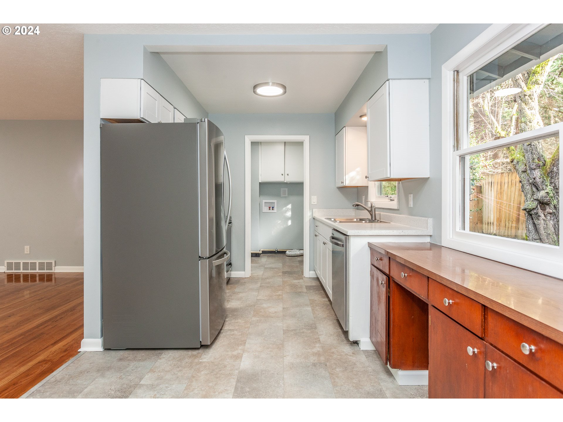 16184 LAKE FOREST BLVD