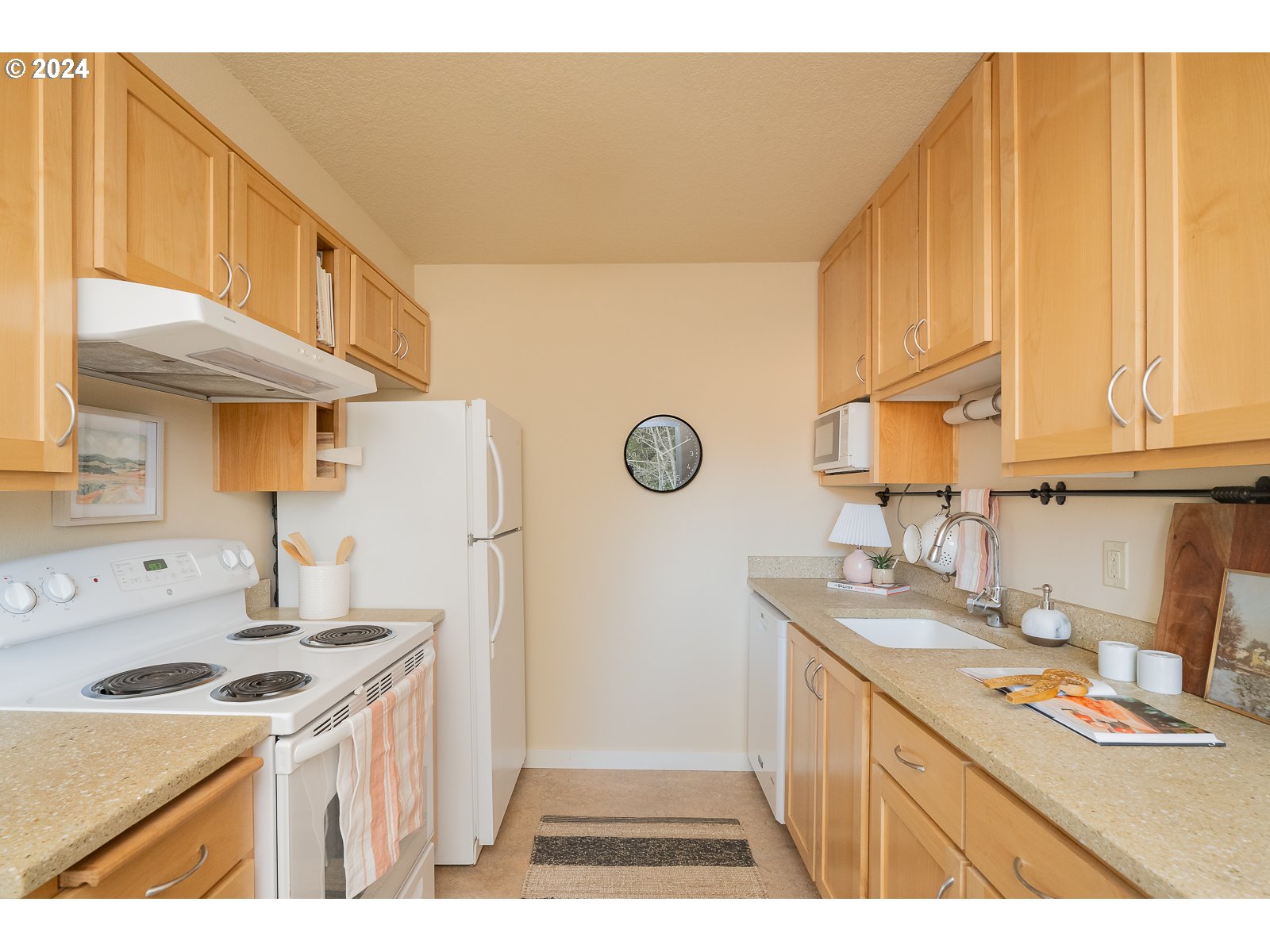 4655 NE KILLINGSWORTH ST 32