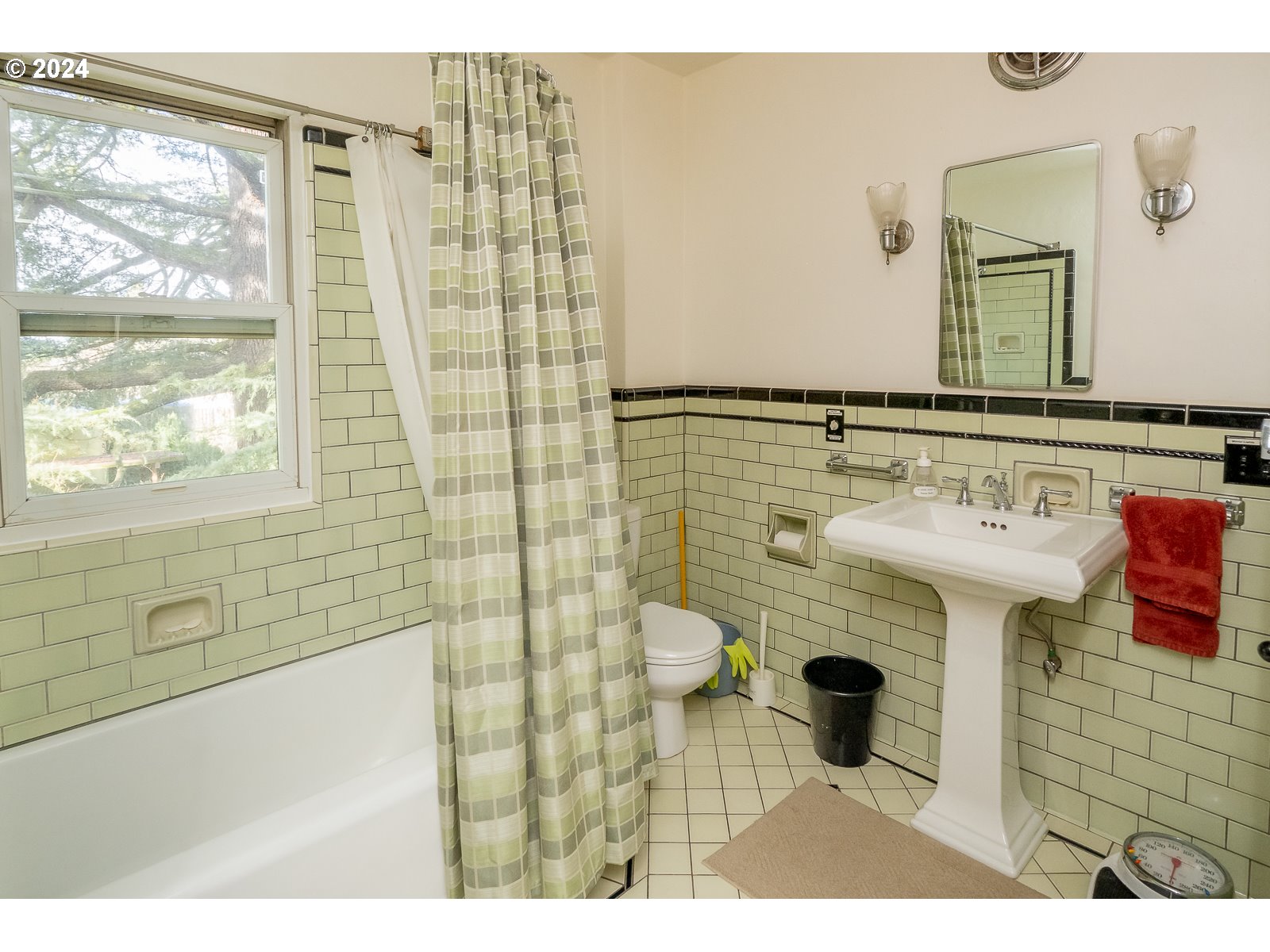 4655 NE KILLINGSWORTH ST 32