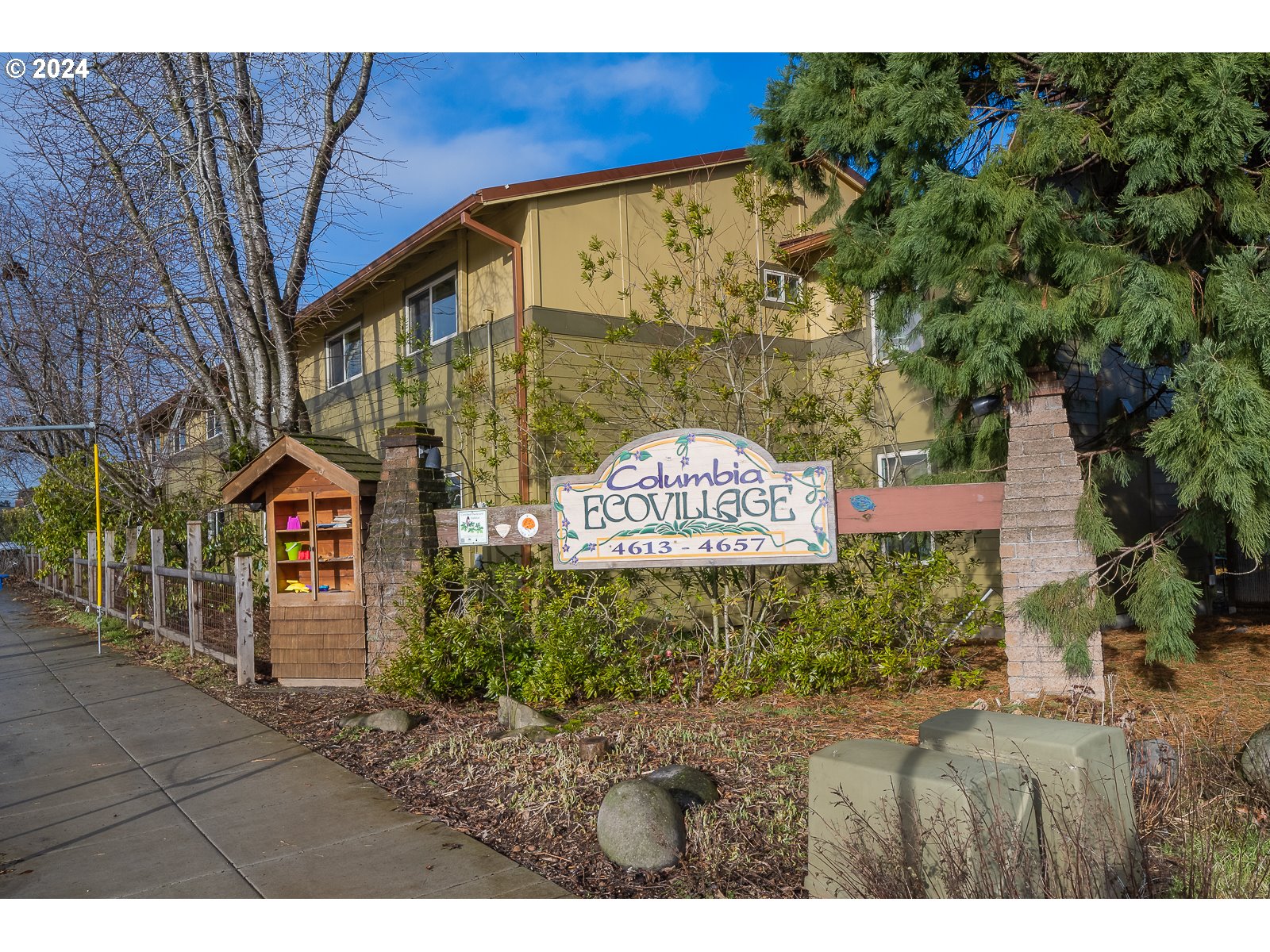 4655 NE KILLINGSWORTH ST 32