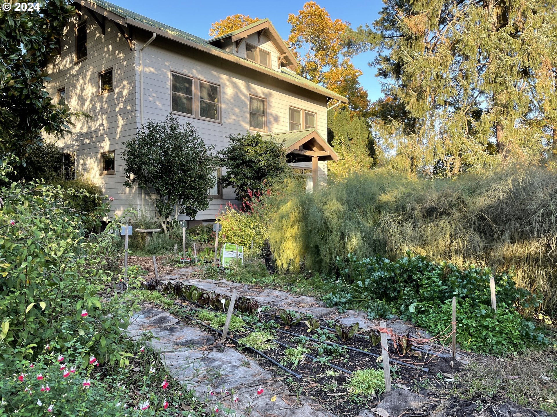 4655 NE KILLINGSWORTH ST 32