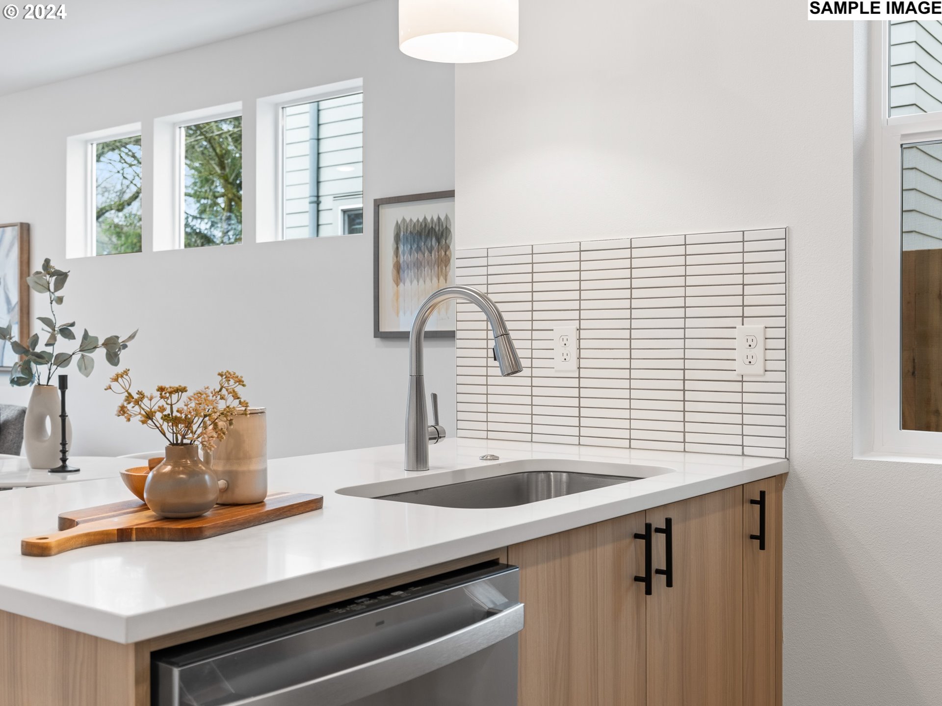 4364 N Gantenbein AVE 2