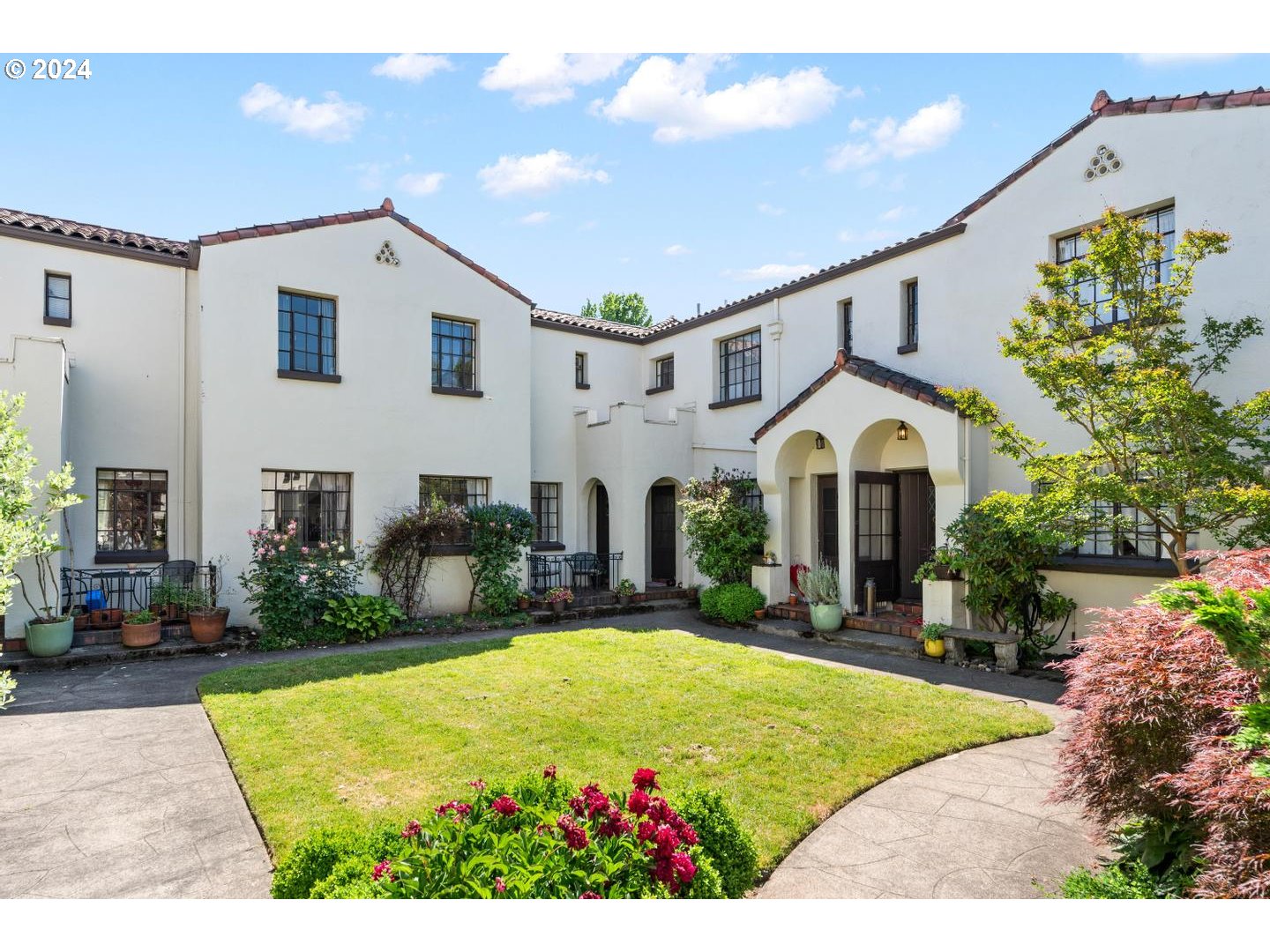 2325 NE FLANDERS ST 12