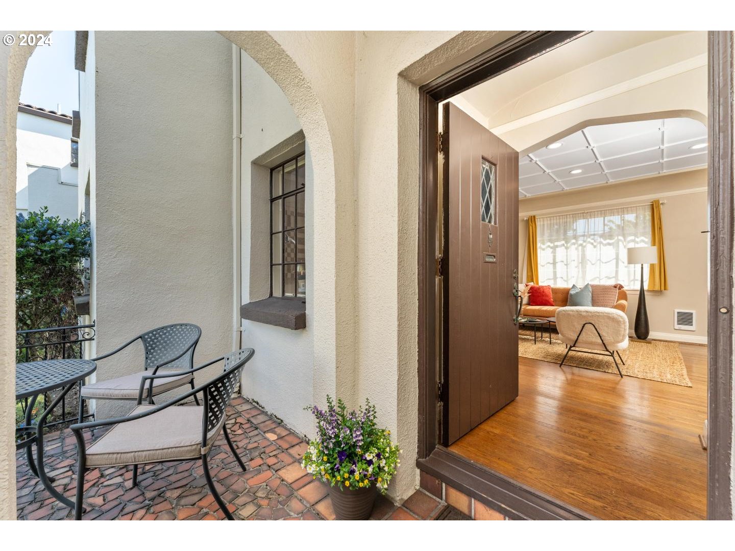 2325 NE FLANDERS ST 12