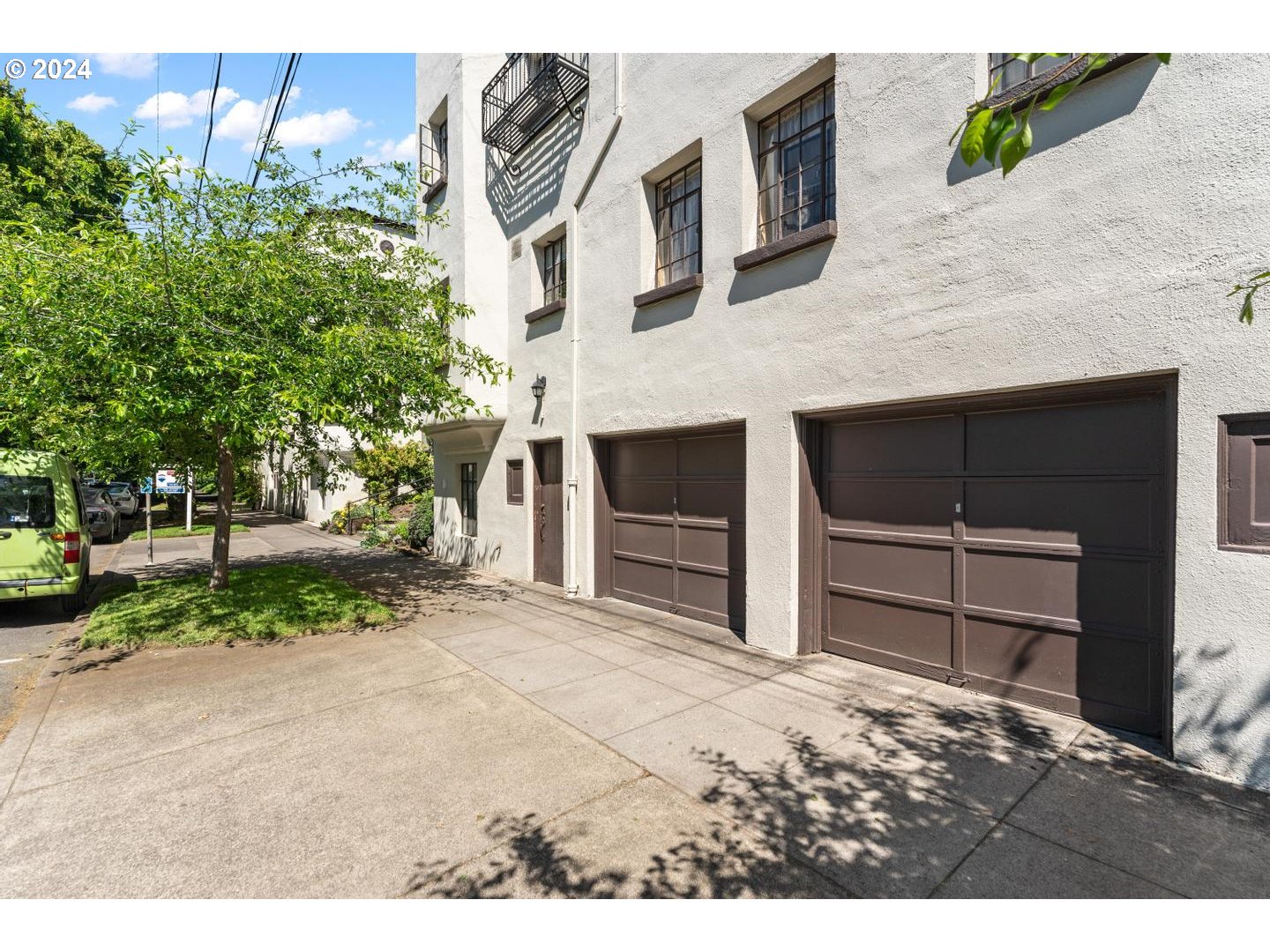 2325 NE FLANDERS ST 12