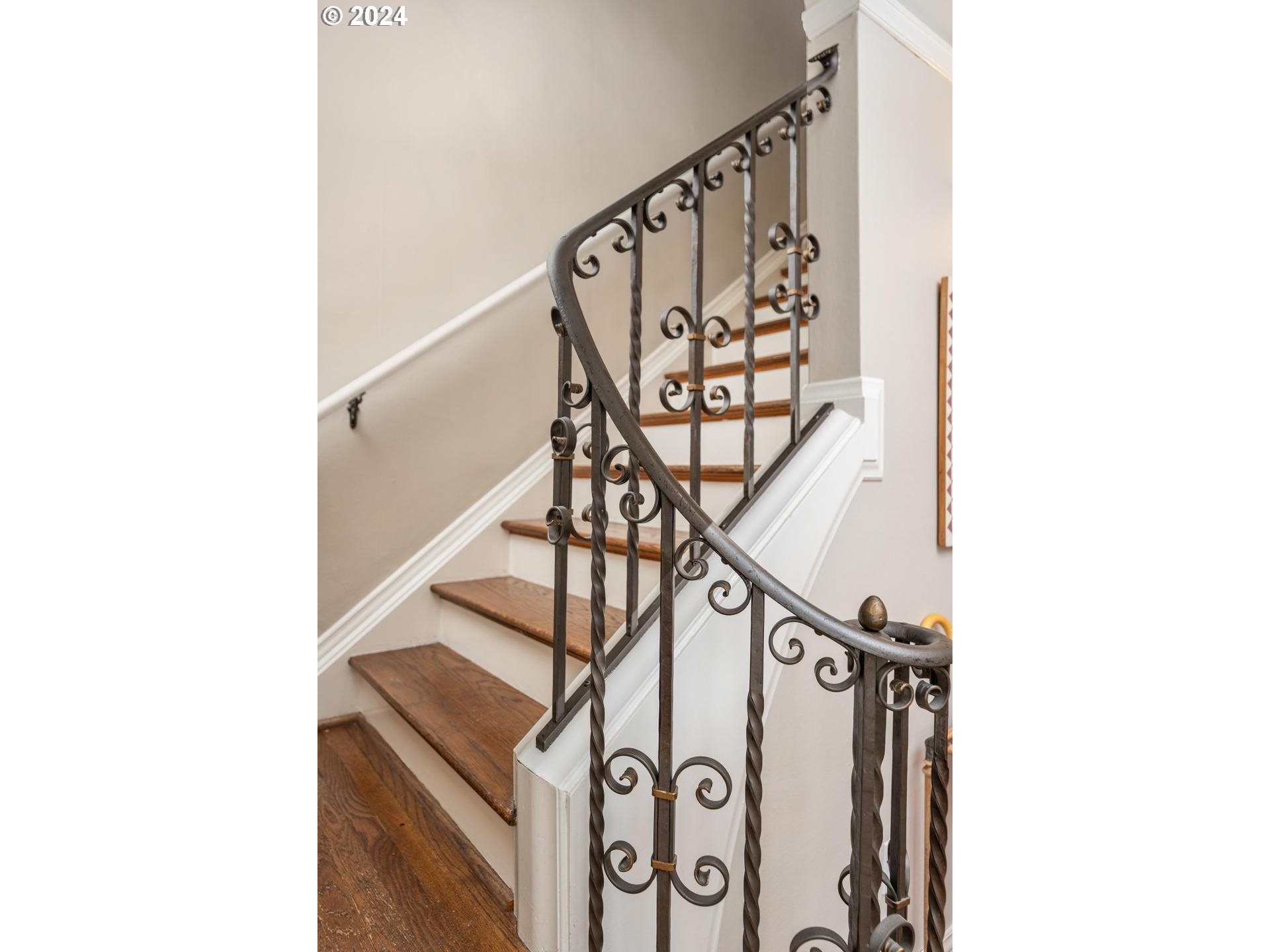 2325 NE FLANDERS ST 12