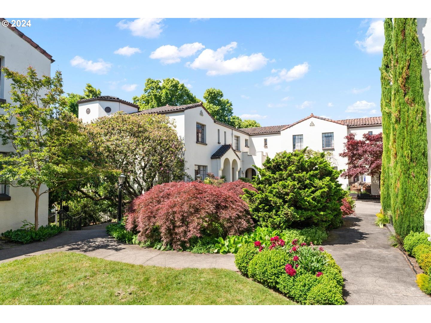 2325 NE FLANDERS ST 12