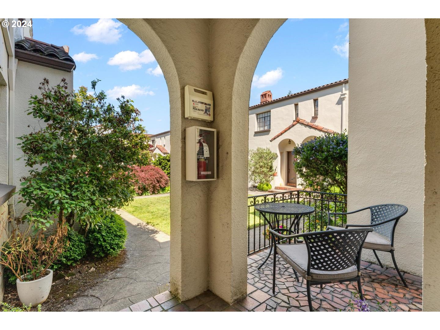 2325 NE FLANDERS ST 12