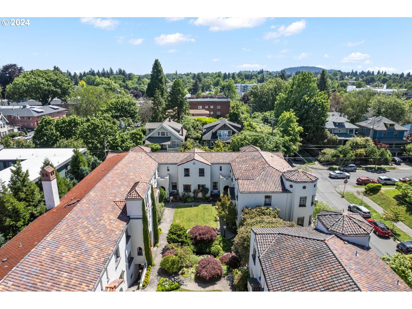 2325 NE FLANDERS ST 12