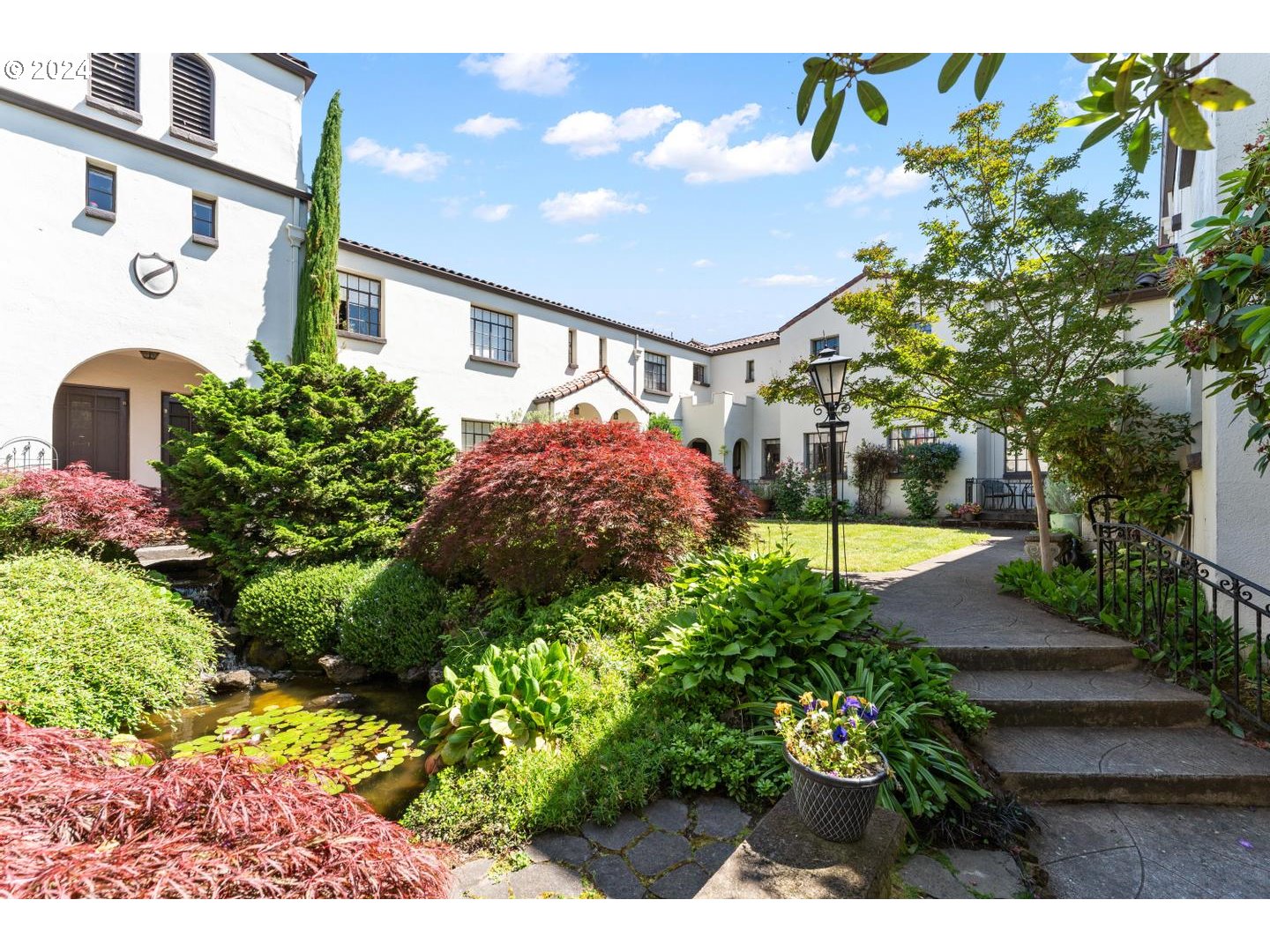 2325 NE FLANDERS ST 12