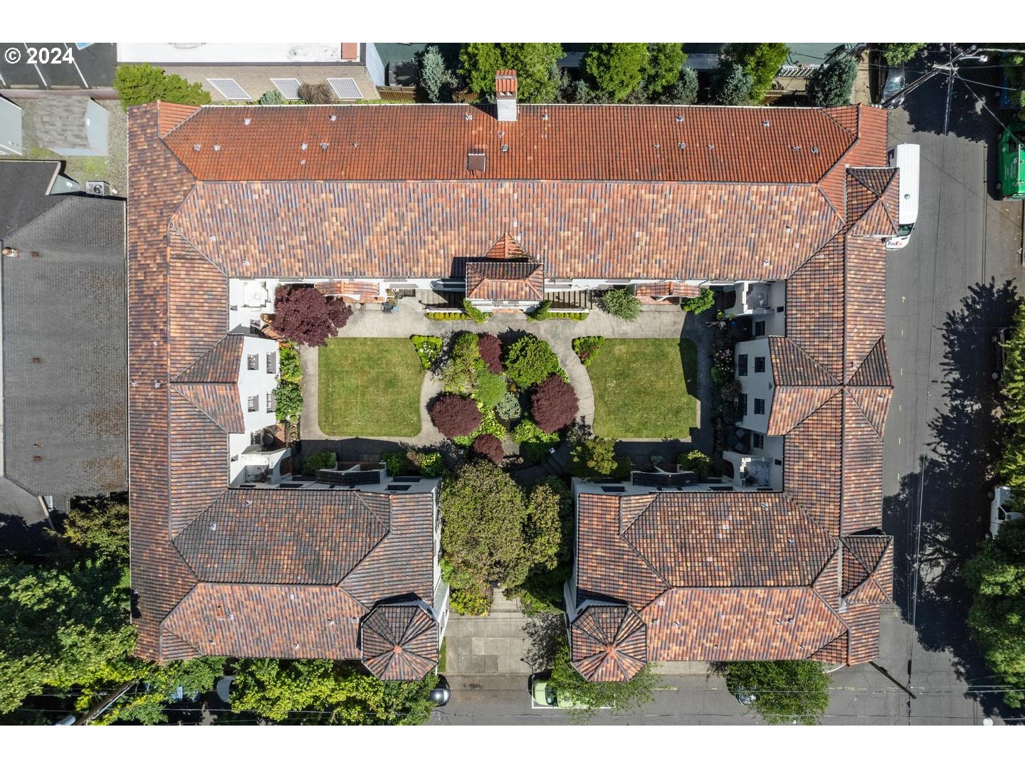 2325 NE FLANDERS ST 12