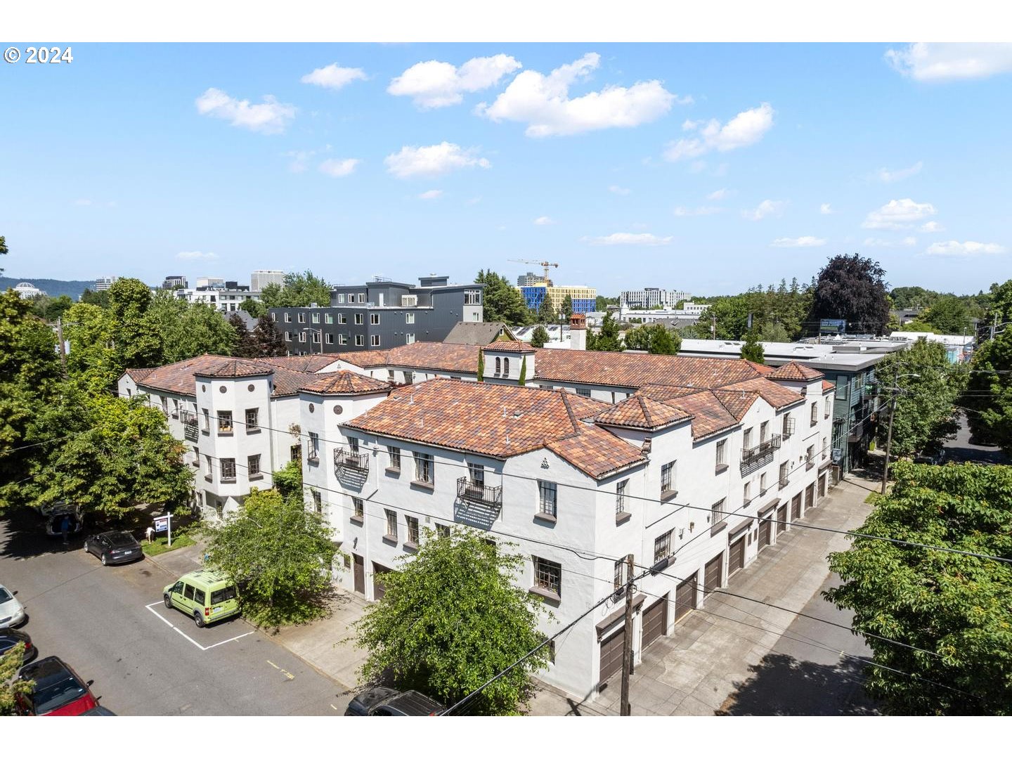 2325 NE FLANDERS ST 12