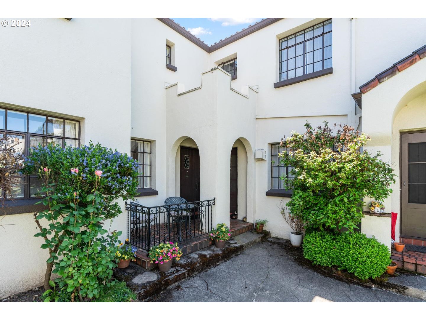 2325 NE FLANDERS ST 12